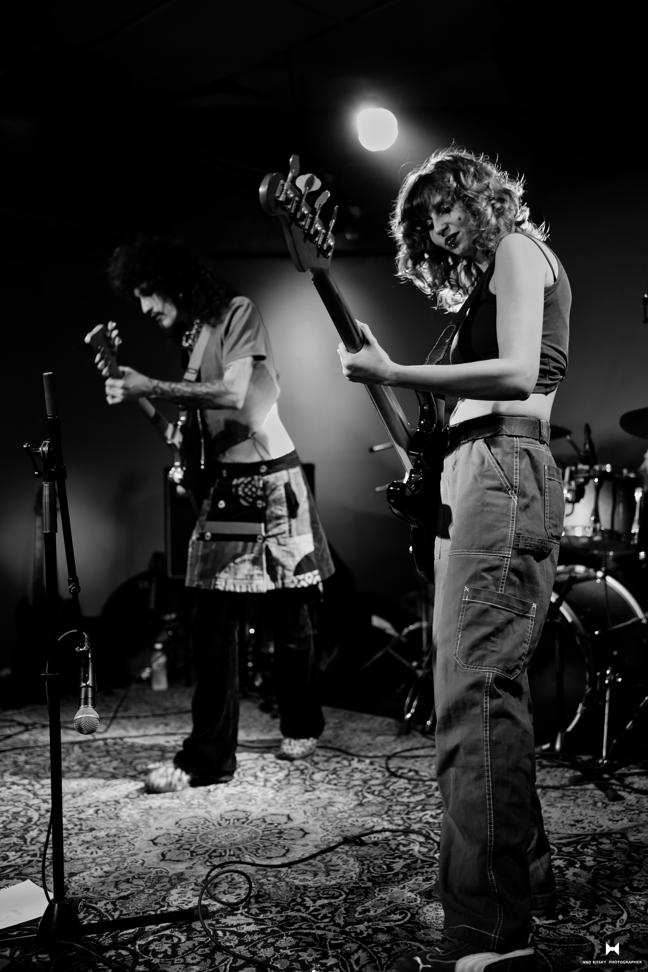 Crimson bass — Mary Bar Haifa 28.11.25. Vad Kosky Photographer