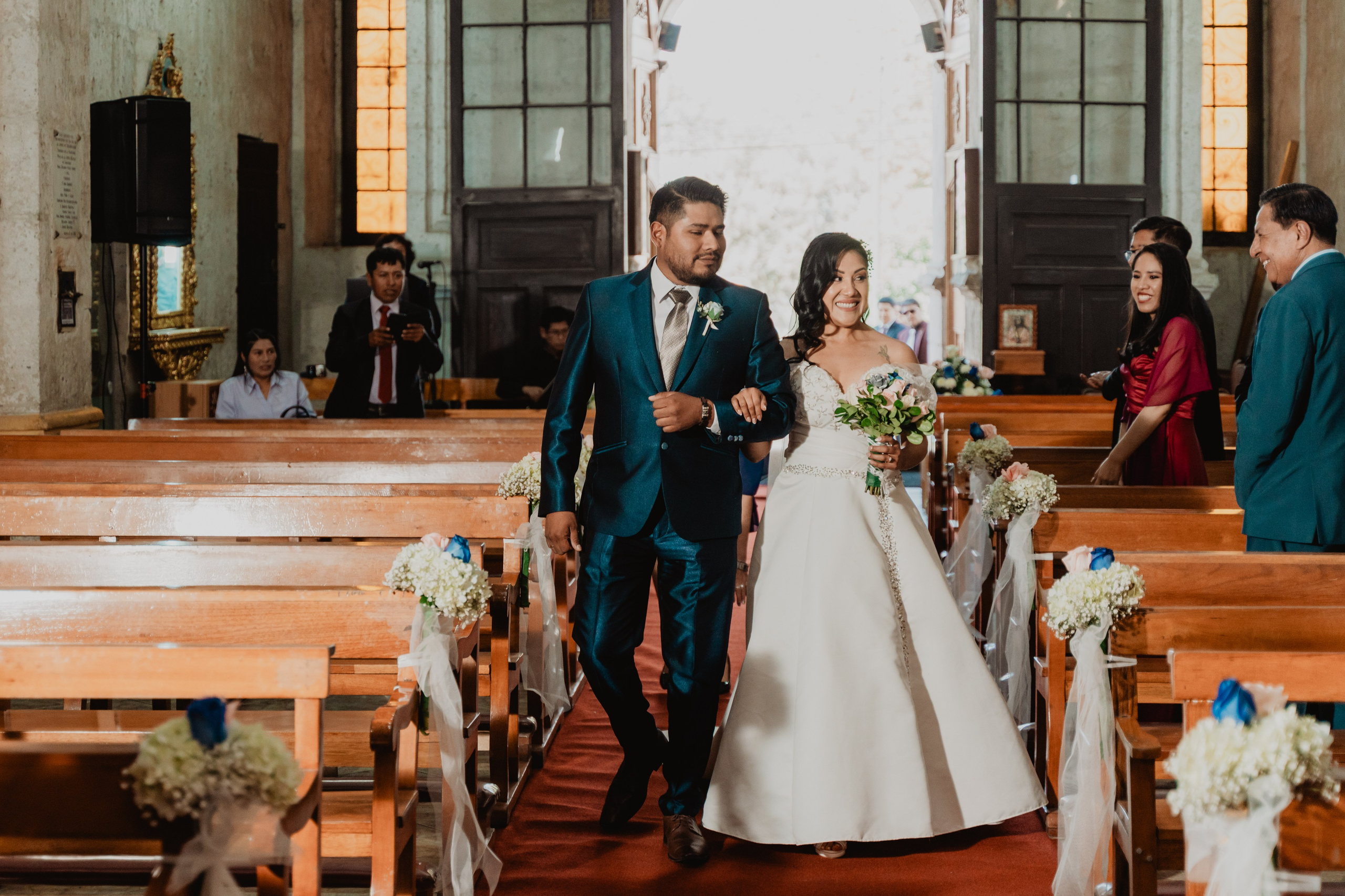 GABRIELA + JORGE | BODA CIVIL RELIGIOSA. Studio KVTA | Fotografía y Video de Bodas en Arequipa