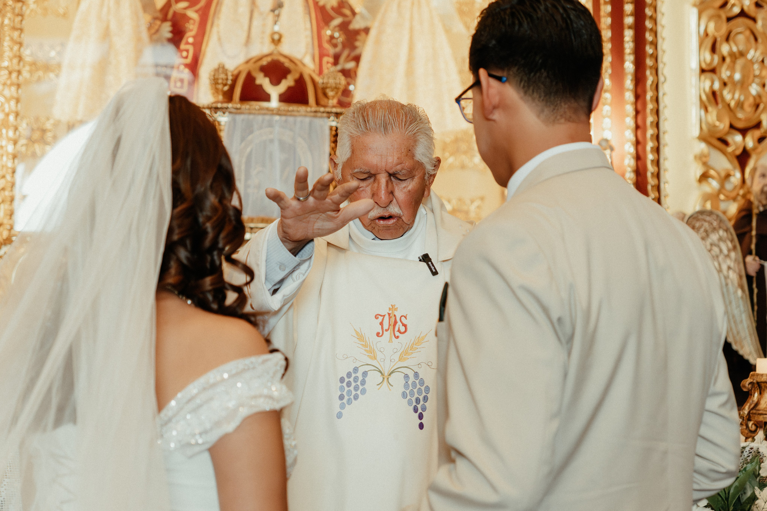 ANGIE + MANUEL BODA RELIGIOSA. Studio KVTA | Fotografía y Video de Bodas en Arequipa