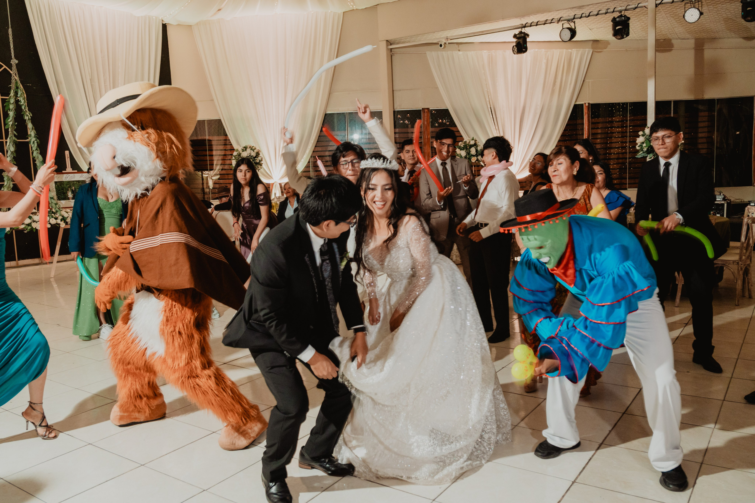 FERNANDO + MARIBEL | BODA RELIGIOSA. Studio KVTA | Fotografía y Video de Bodas en Arequipa