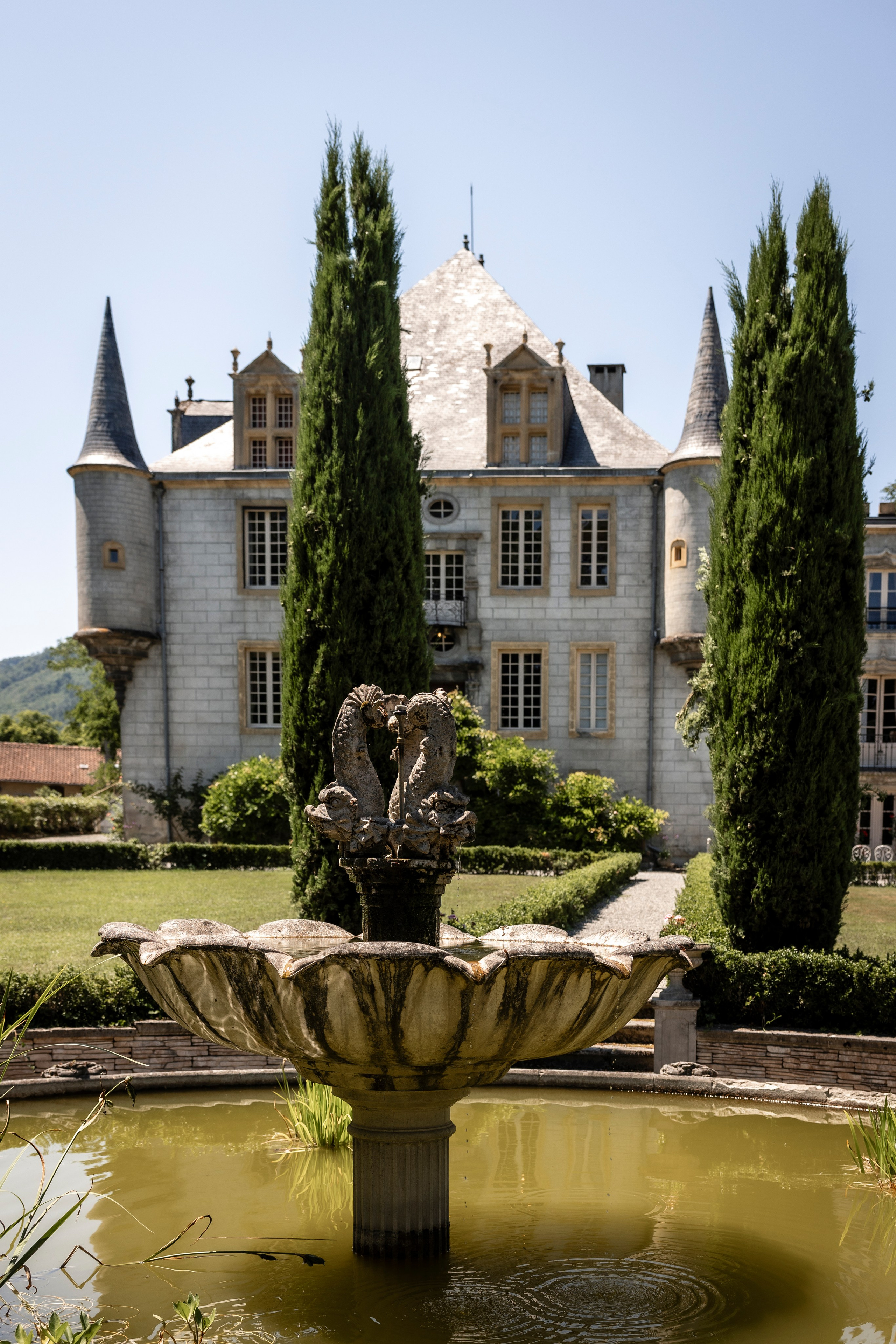 Elopement at Château Bagen. Eugénie Smirnova — Wedding & Elopement Photographer in Southwest France