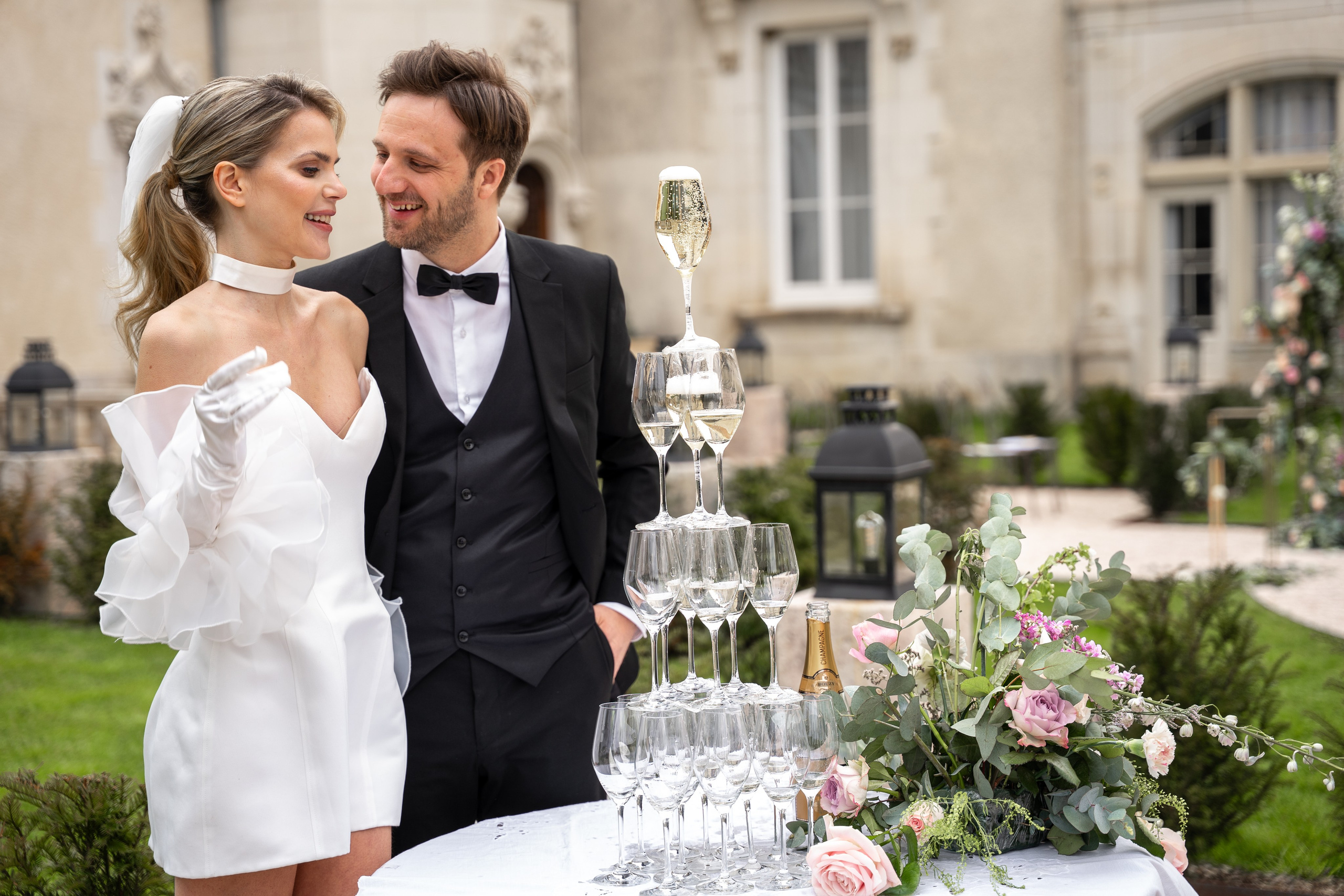 Chateau elopement inspiration. Wedding photographer in Paris Oksana Shum