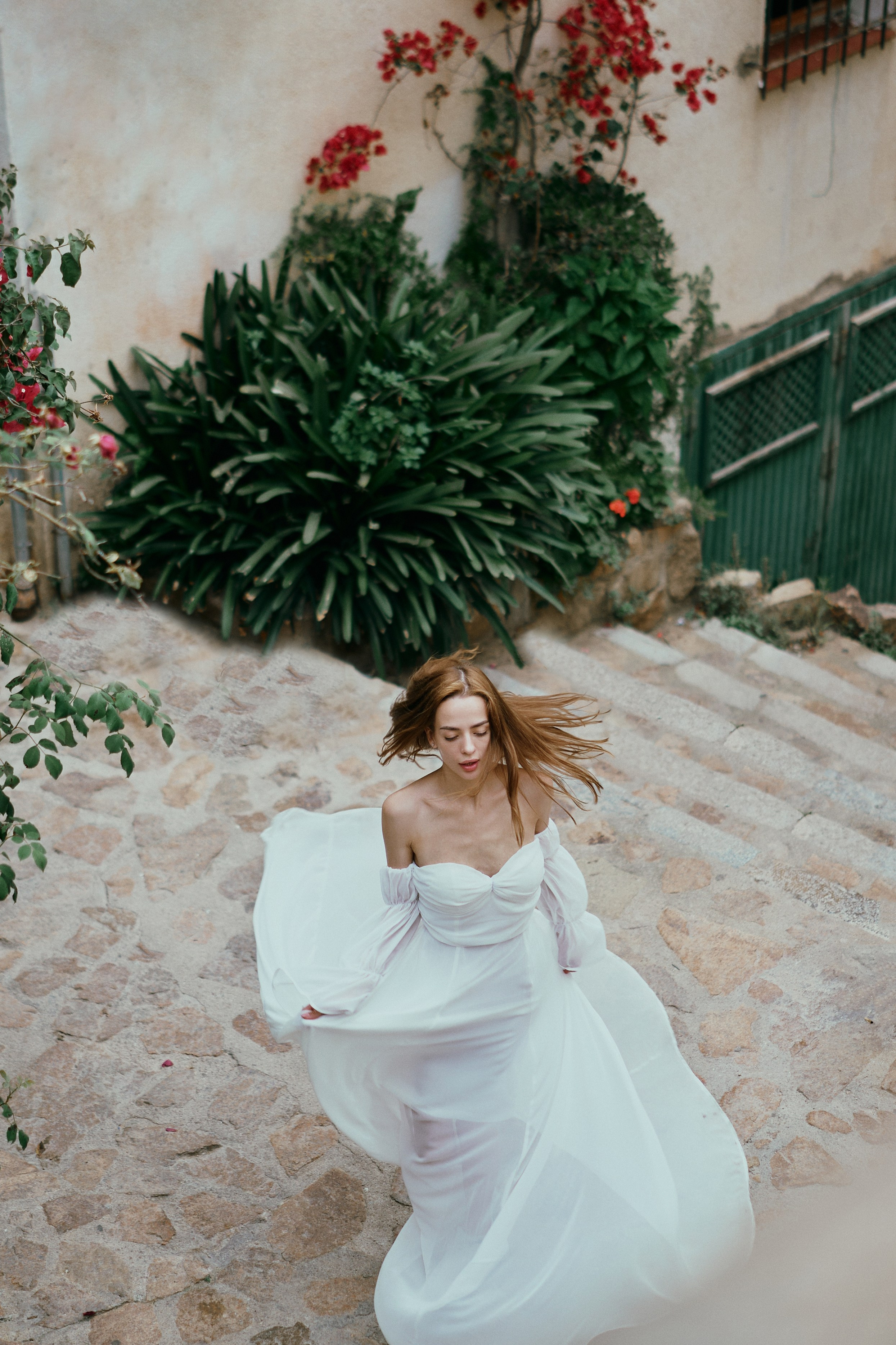 The runaway bride. Photographer in Barcelona Spain Zhanna Zakharchenko