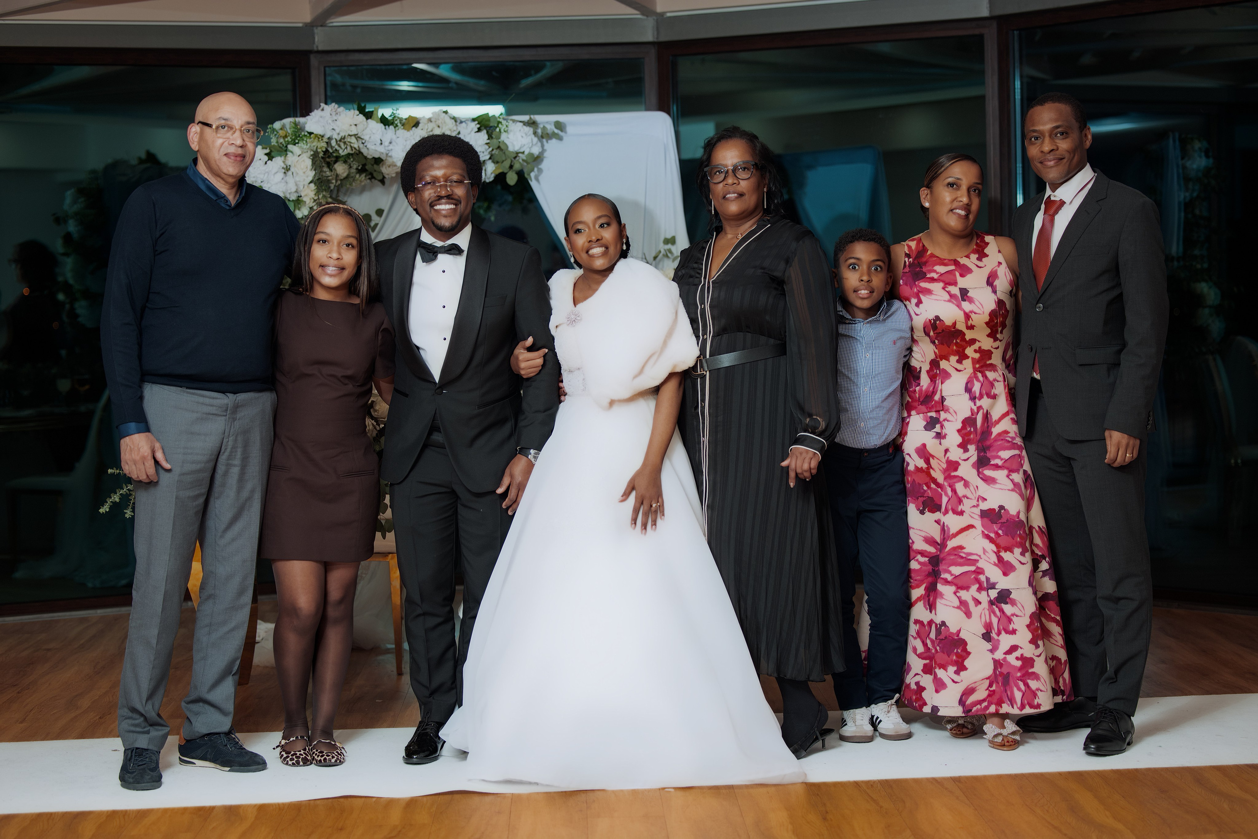 Nawik e Ethson. Fazemos o seu casamento ser lembrado por gerações