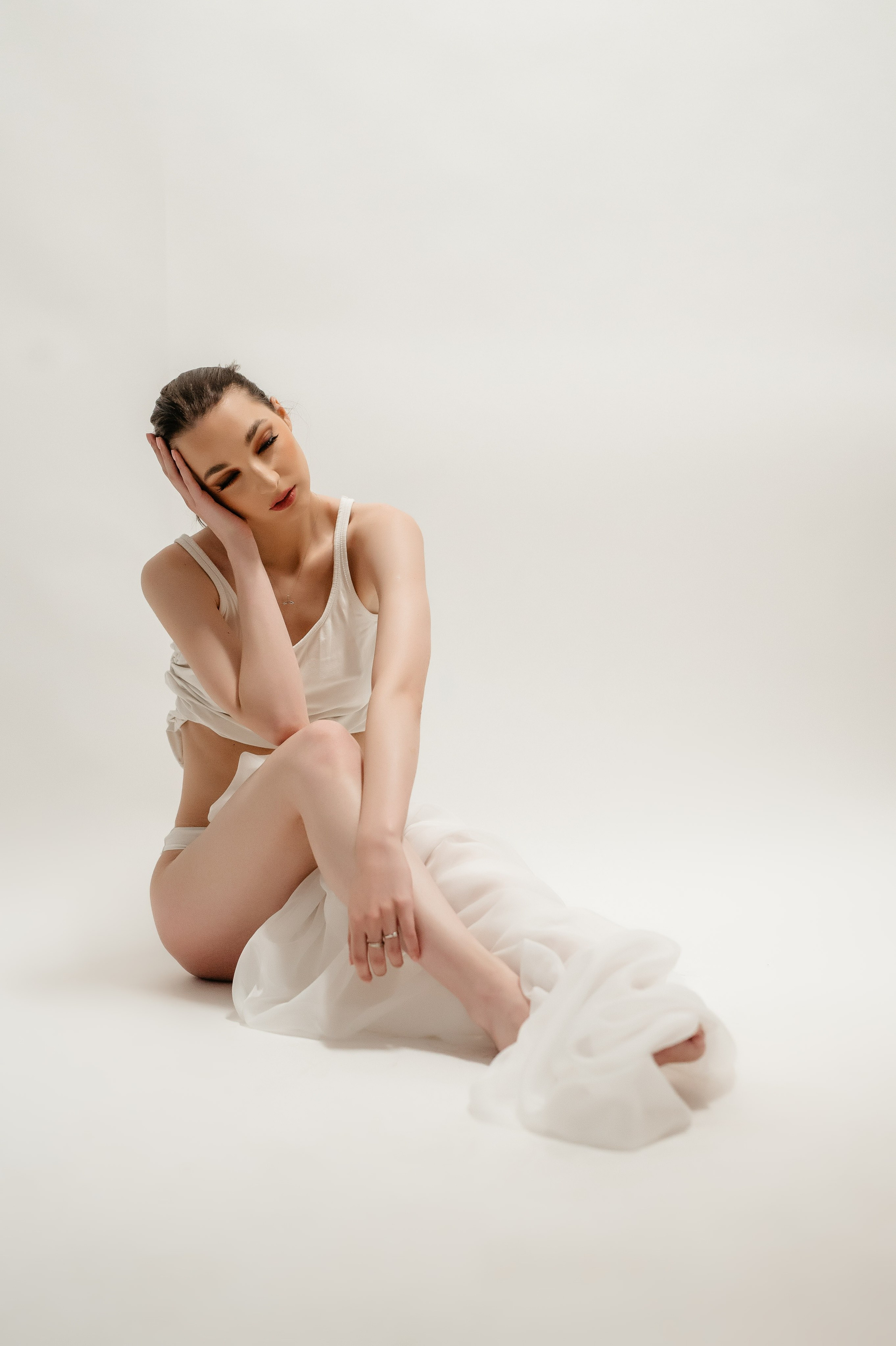 Sedinta foto in studio. Proud Vision Weddings | Wedding Photography & Film — Servicii profesionale Foto Video Nunta Iasi