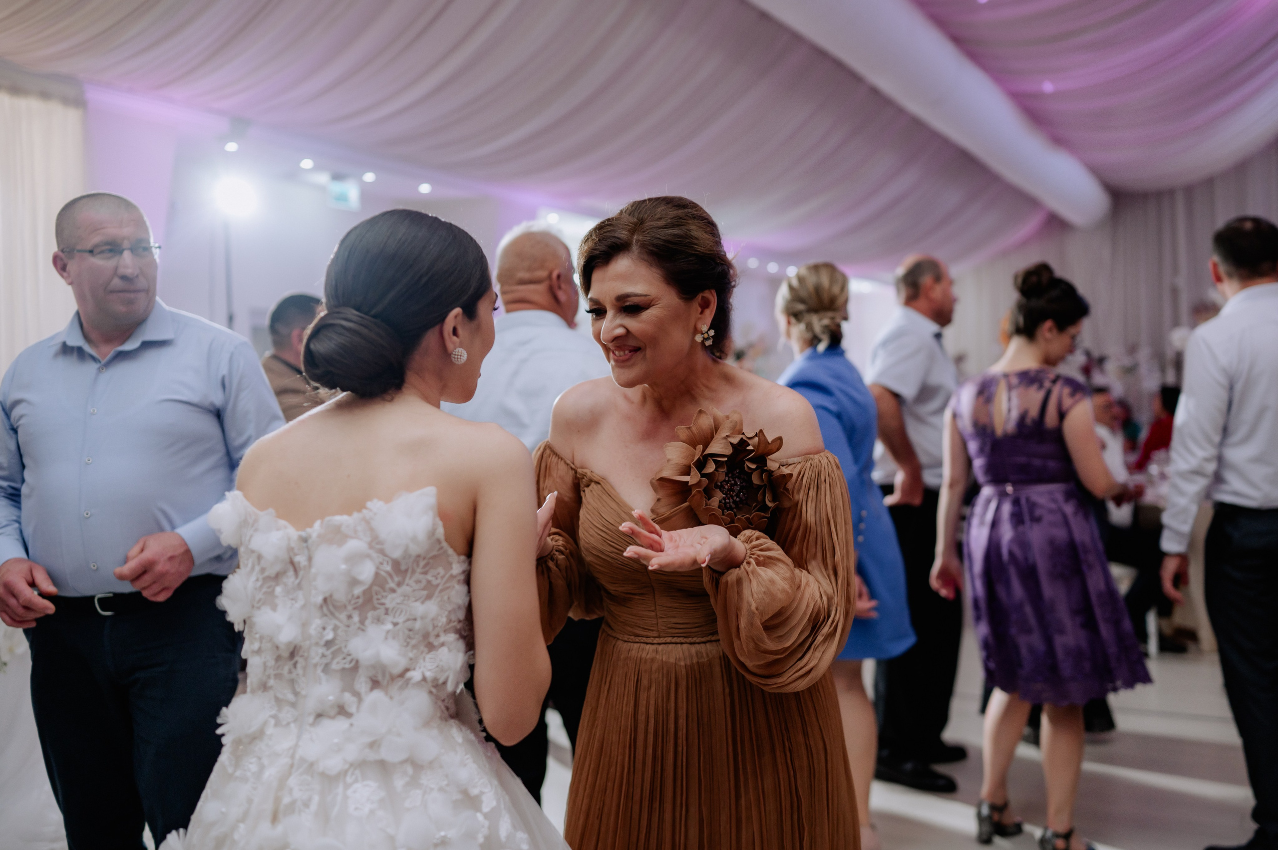 Nunta la Hotel Capitol Iasi. Proud Vision Weddings | Wedding Photography & Film — Servicii profesionale Foto Video Nunta Iasi