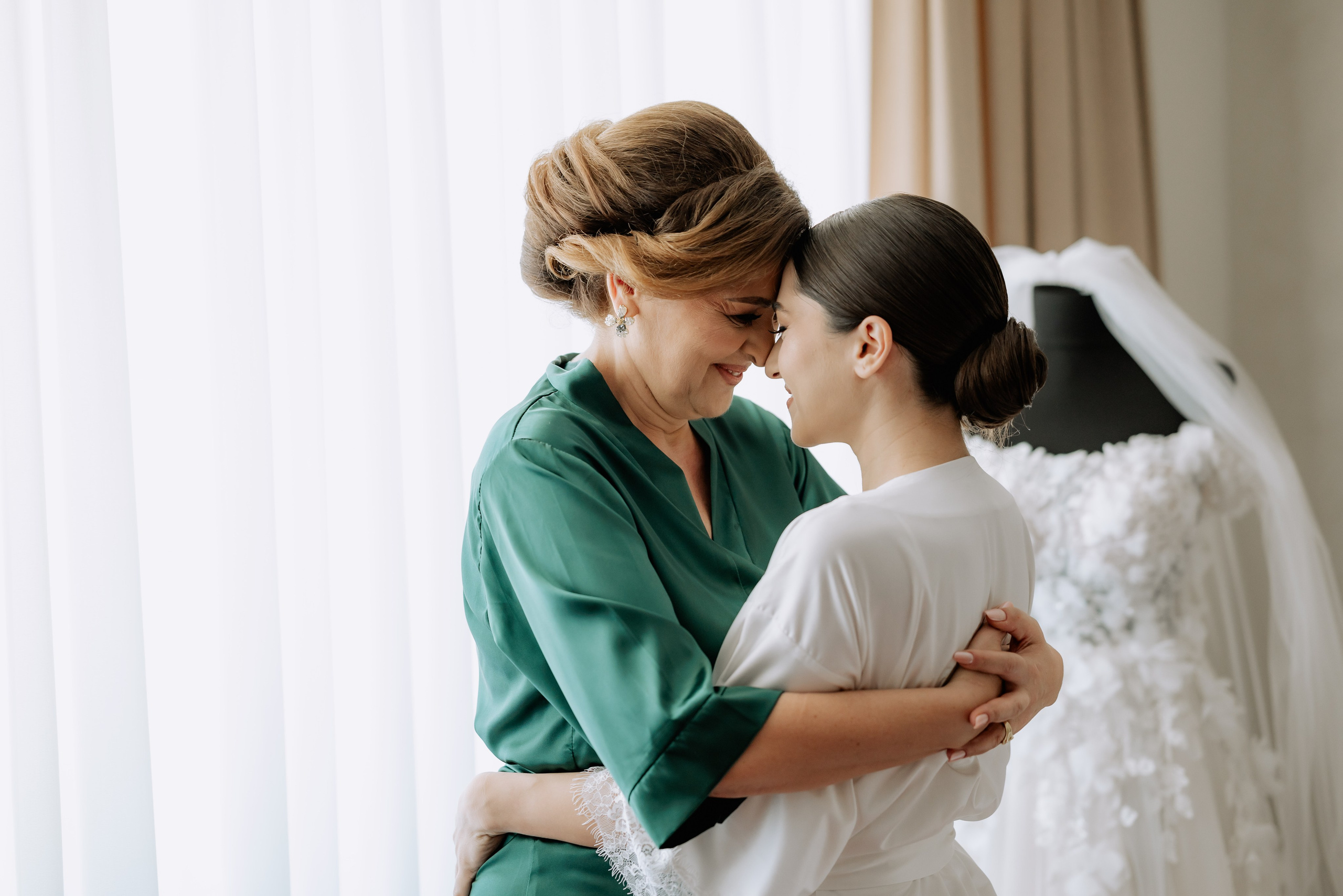 Nunta la Hotel Capitol Iasi. Proud Vision Weddings | Wedding Photography & Film — Servicii profesionale Foto Video Nunta Iasi