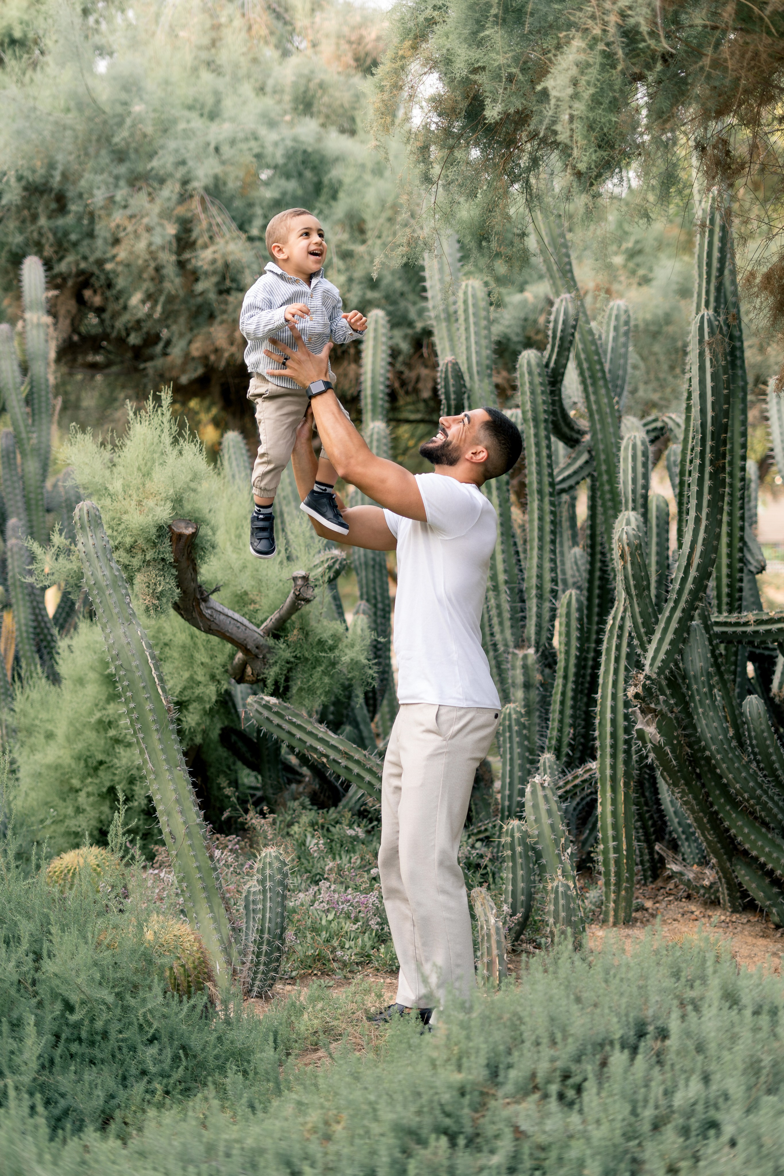Фотосессия в Umm Al Emarat Park — природная гармония в центре Абу-Даби. Фотограф в Абу Даби Марина