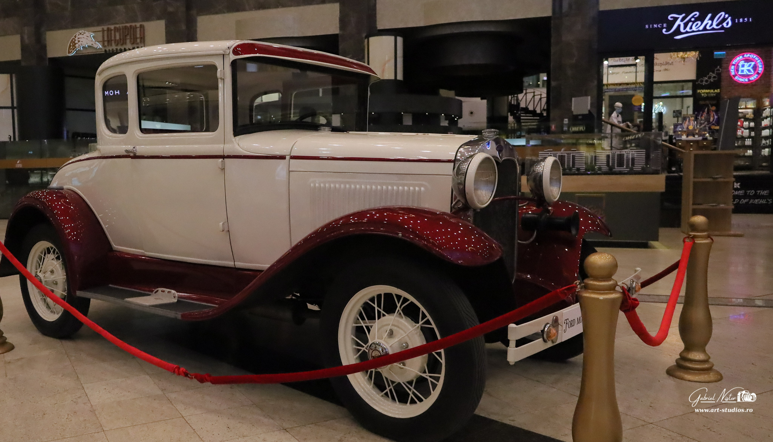 Palas Iasi - Retro Car