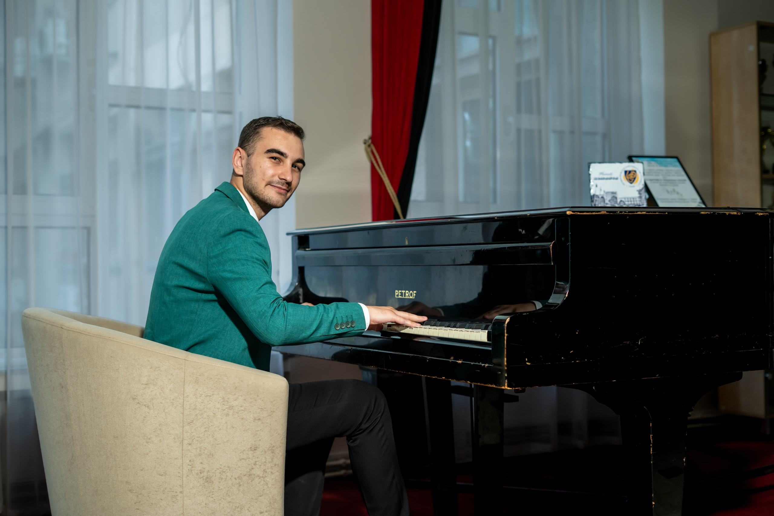 Ședință foto Absolvire Master (Pian UPG). Mihai Alexandra Events