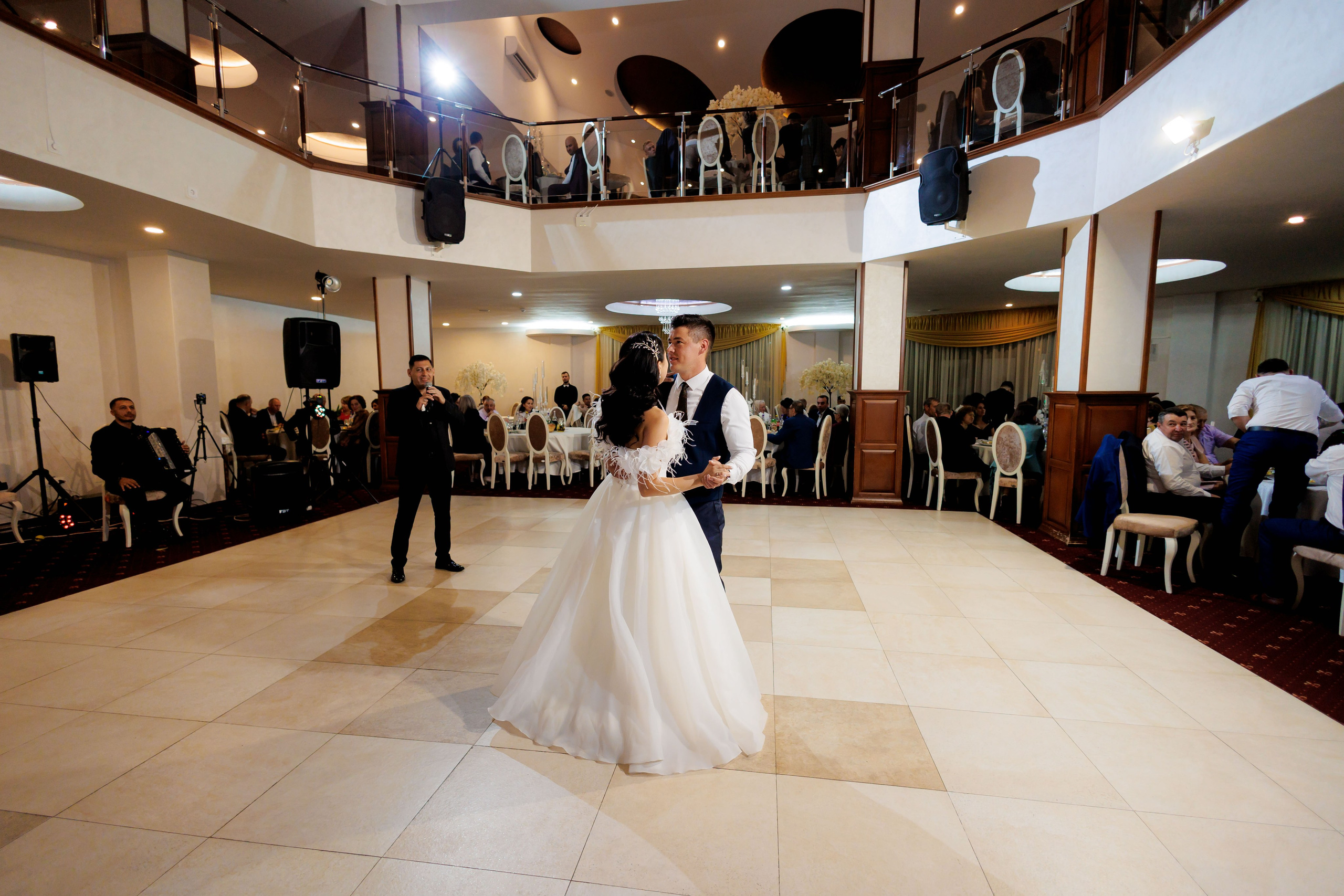 Loredana & Emilian – Ziua Nunții | Videografie - fotografie Botez Suceava, Iași, Botoșani. Servicii foto-video profesionale, pentru momente de neuitat