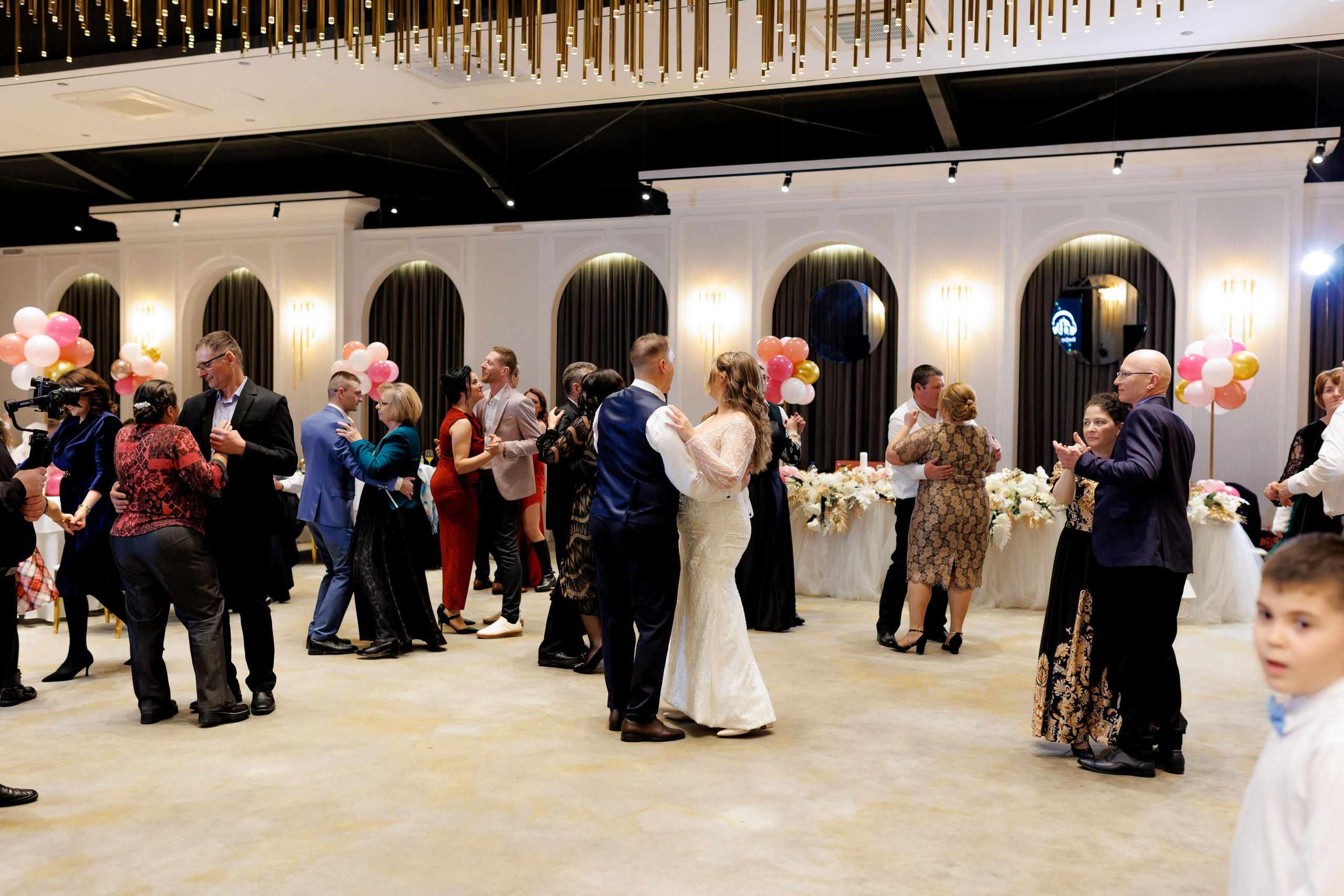 Povestea voastră, regizată de noi |Cristi Turculet Videograf Nuntă Suceava | wedding highlight. Servicii foto-video profesionale, pentru momente de neuitat