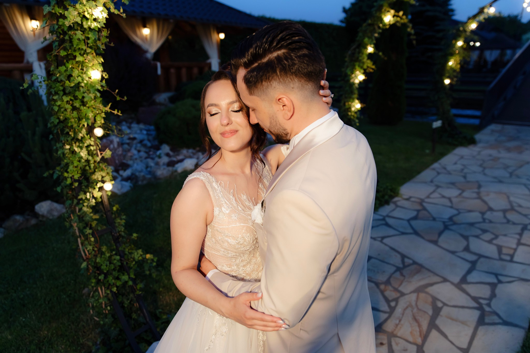 Ioana & Ionuț | Nuntă de poveste la Păstrăvăria Poiana din Mălini județul Suceava. Servicii foto-video profesionale, pentru momente de neuitat