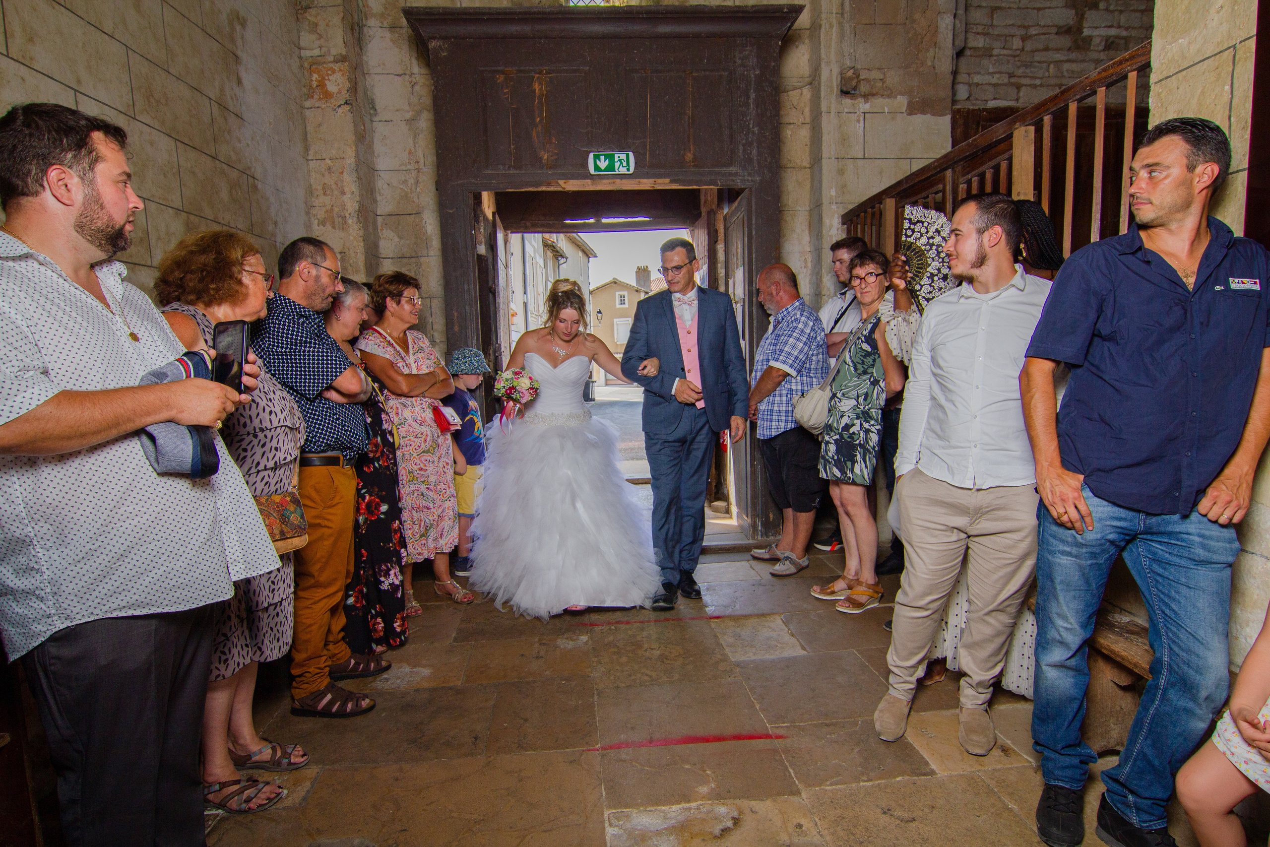 Julie & Denis | Mariage style Scania. Photo studio “Partage ton bonheur” — Family photographer near Châtellerault, Poitiers, and Tours