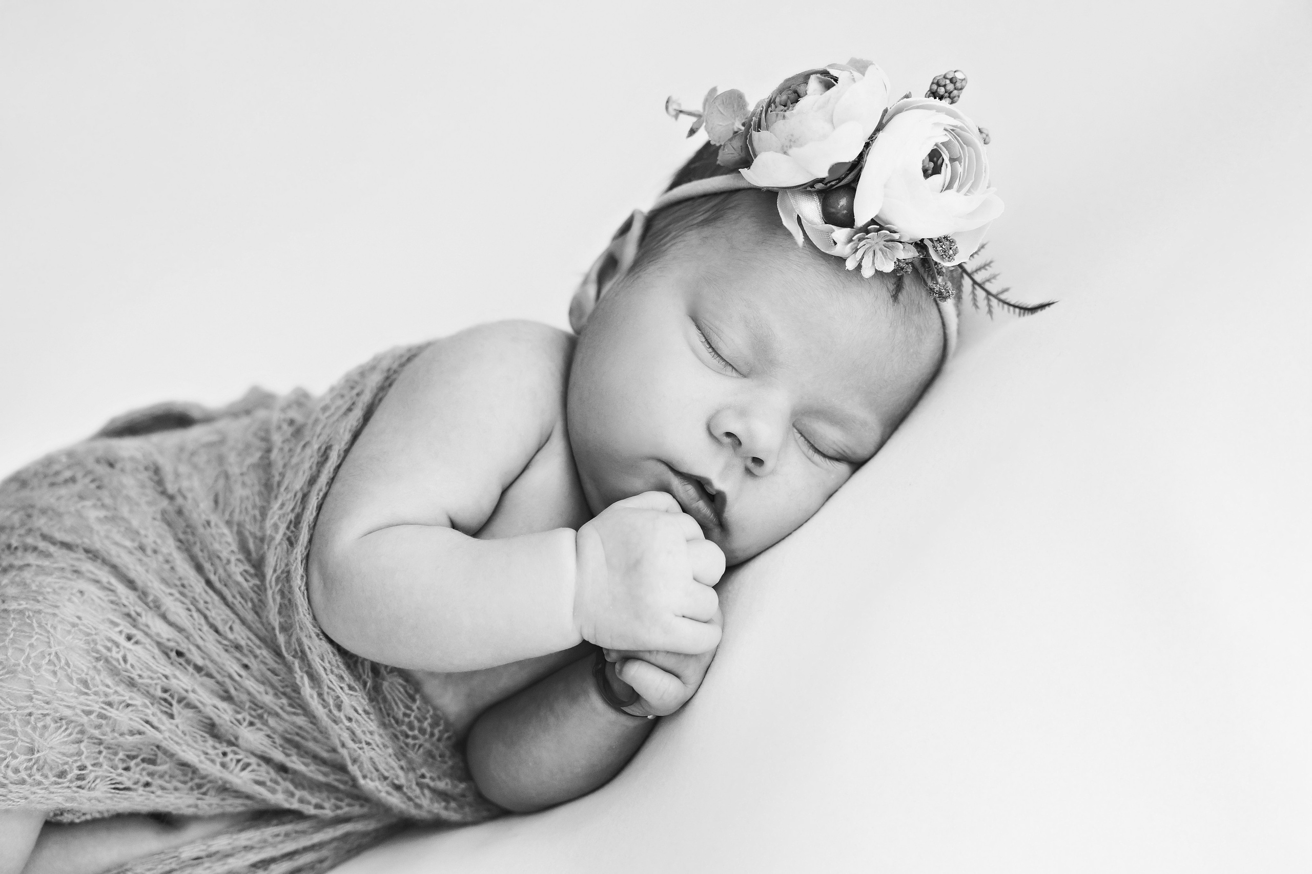 Фотосесия за новородени в студио. Фотограф Ирина Йотова