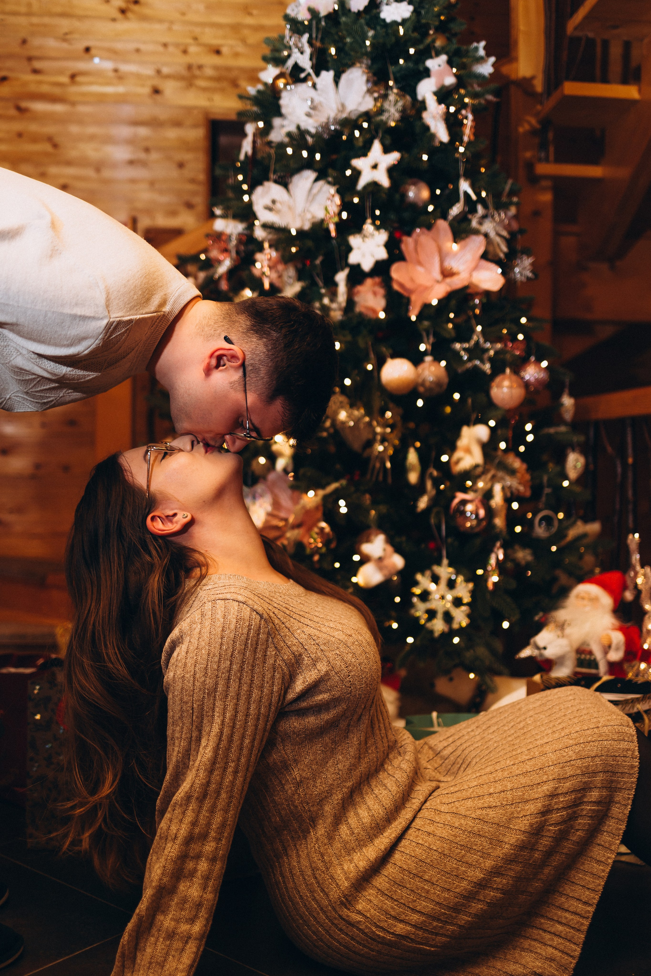 Iustina & Alex. Wedding Photographer, based in Iasi, Romania, but will travel all over the globe to make sure you look amazing in all your wedding photos