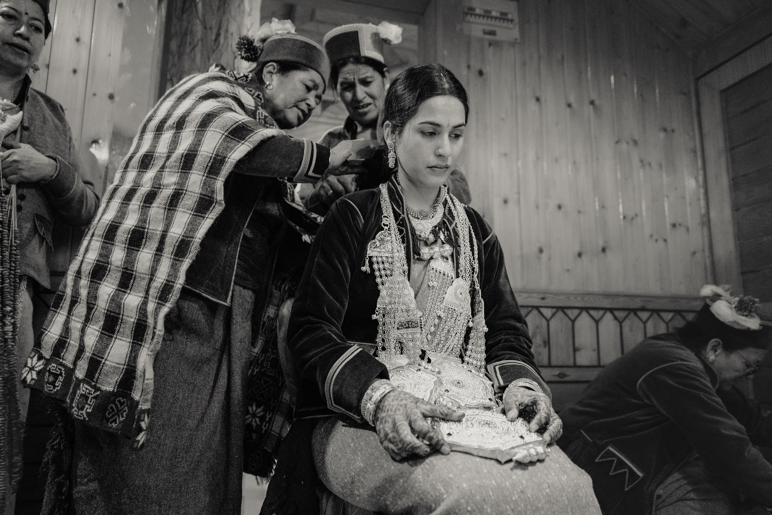 Arti & Akshay. Wedding and Family photographer in india