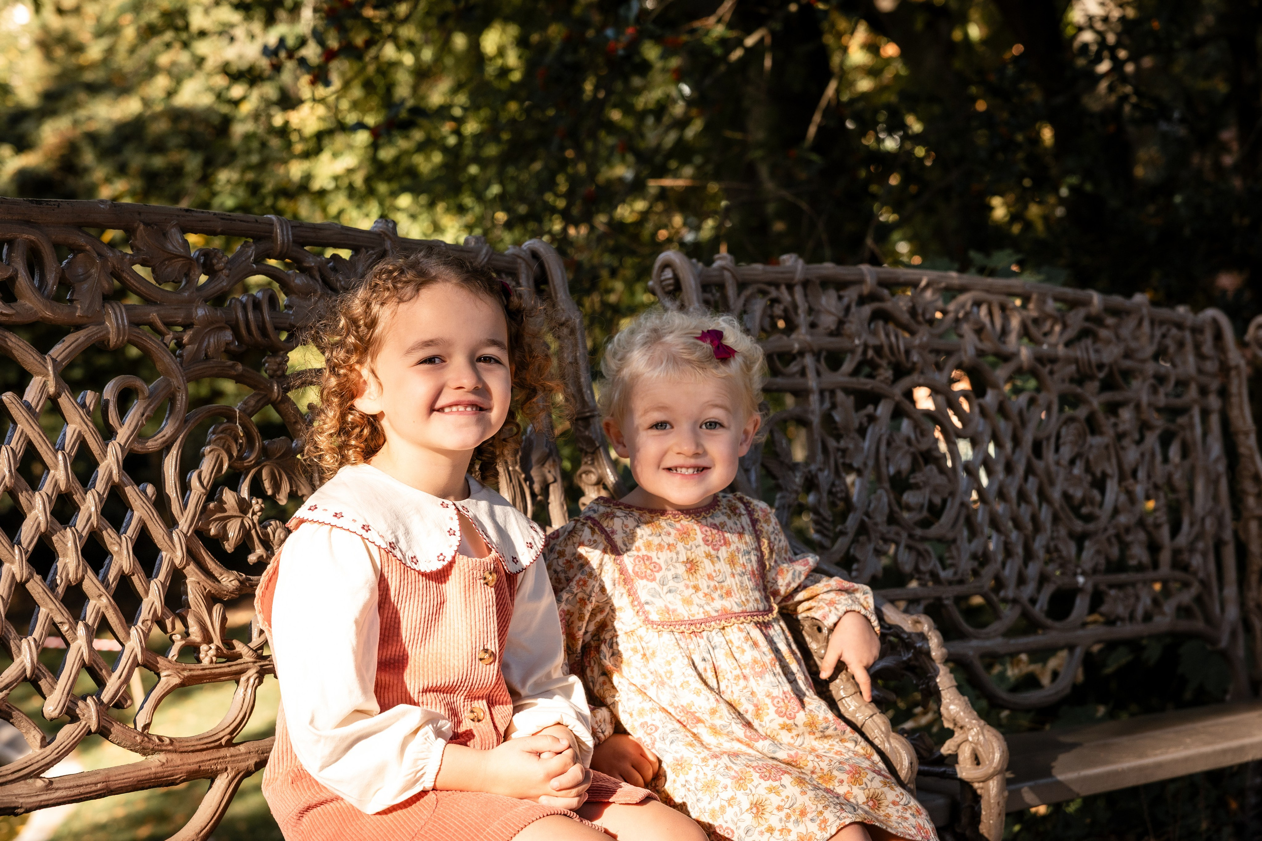 Autumn Family photoshoot in Toulouse. Jardin des Plantes. Eugénie Smirnova — your photographer in Toulouse and southwest France
