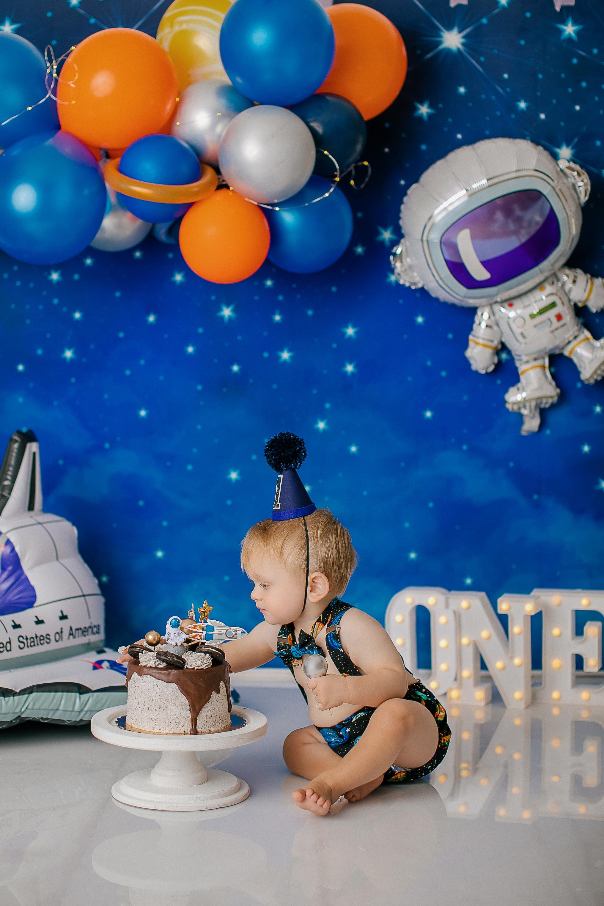 Birthday/Cake-smash. Family, kids portrait and newborn photographer in Chicago Illinois