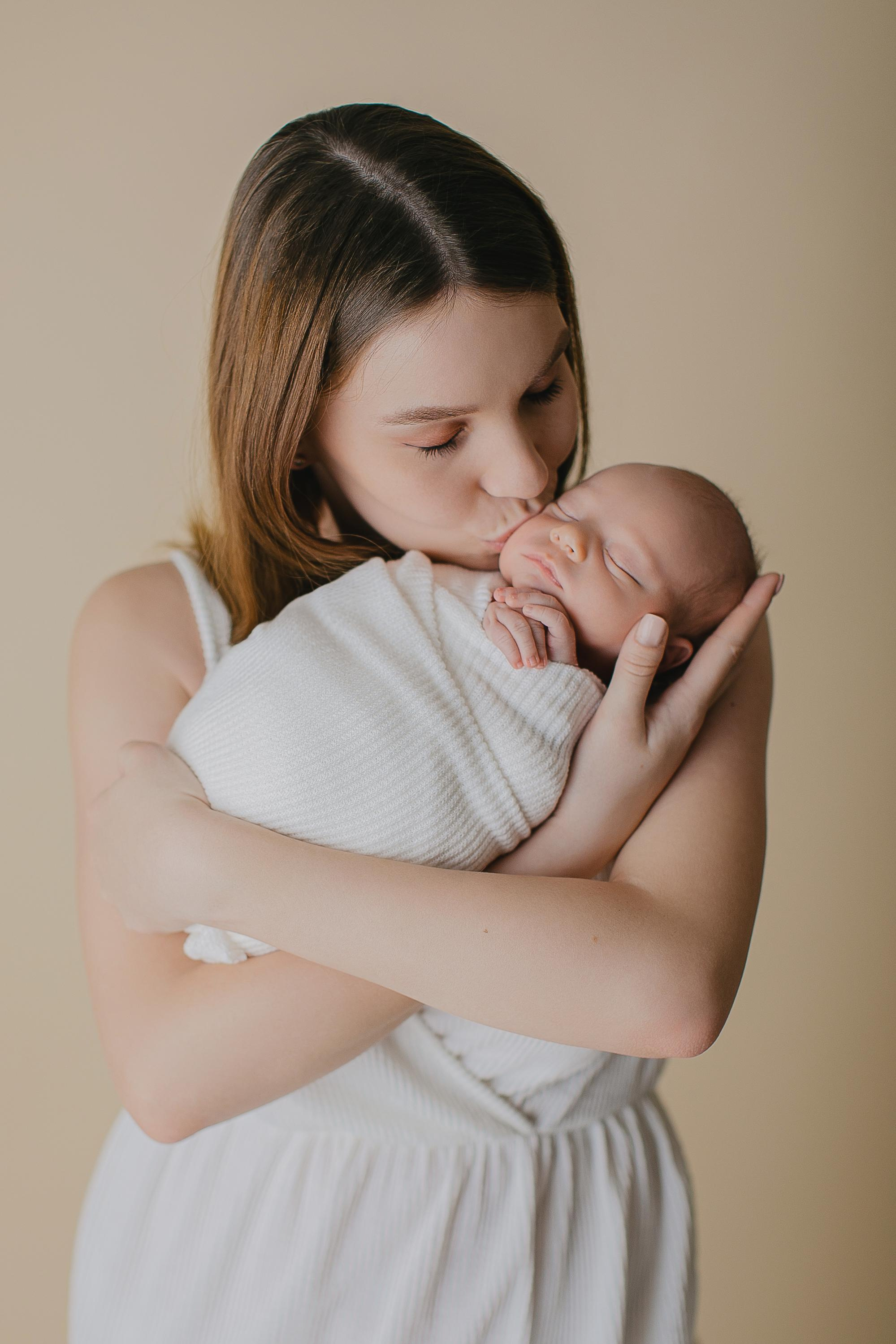 Newborn. Family, kids portrait and newborn photographer in Chicago Illinois