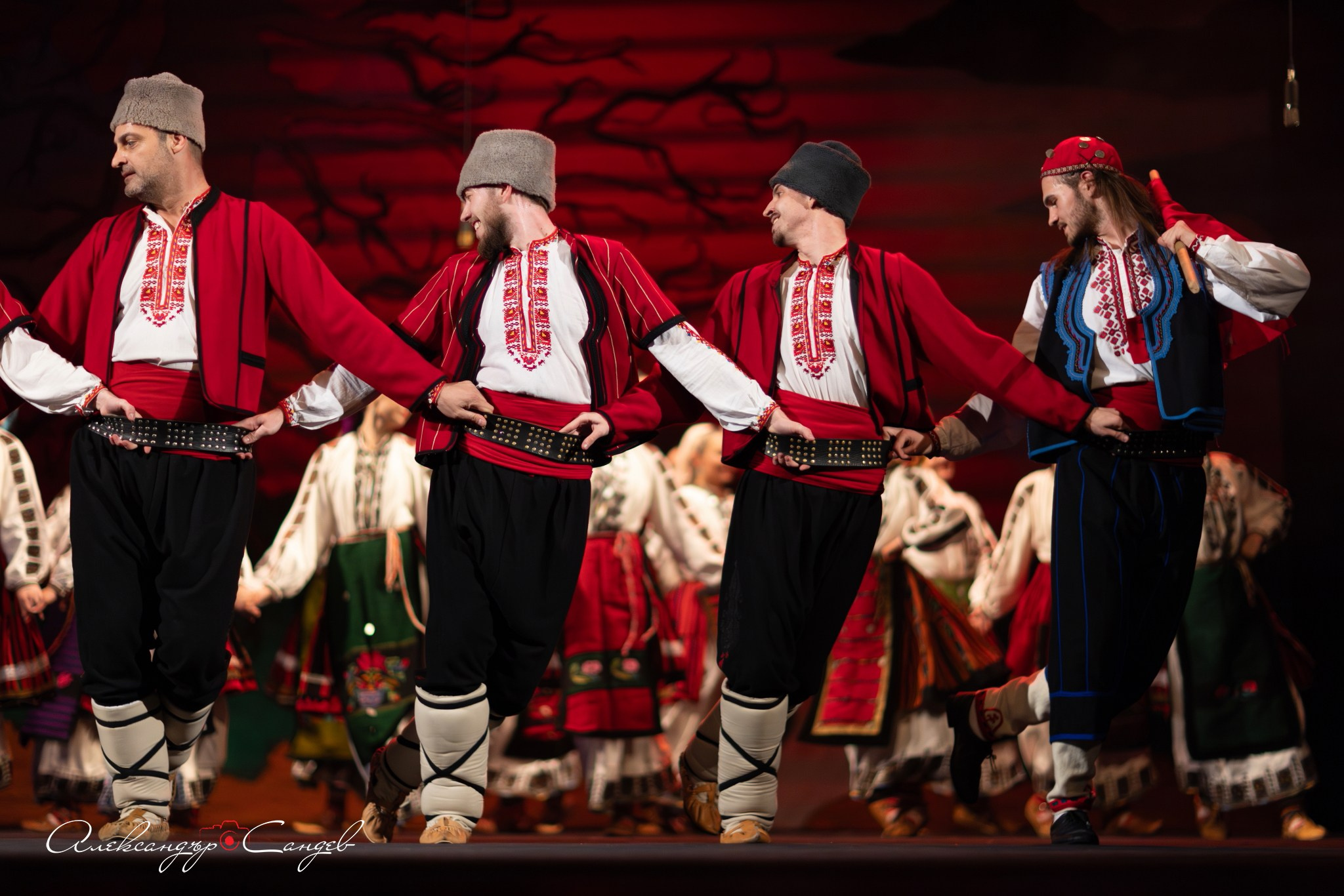 „Змейова сватба“, спектакъл на представителен ансамбъл „Шевица“ - 28.03.2026 -. Александър Сандев - website