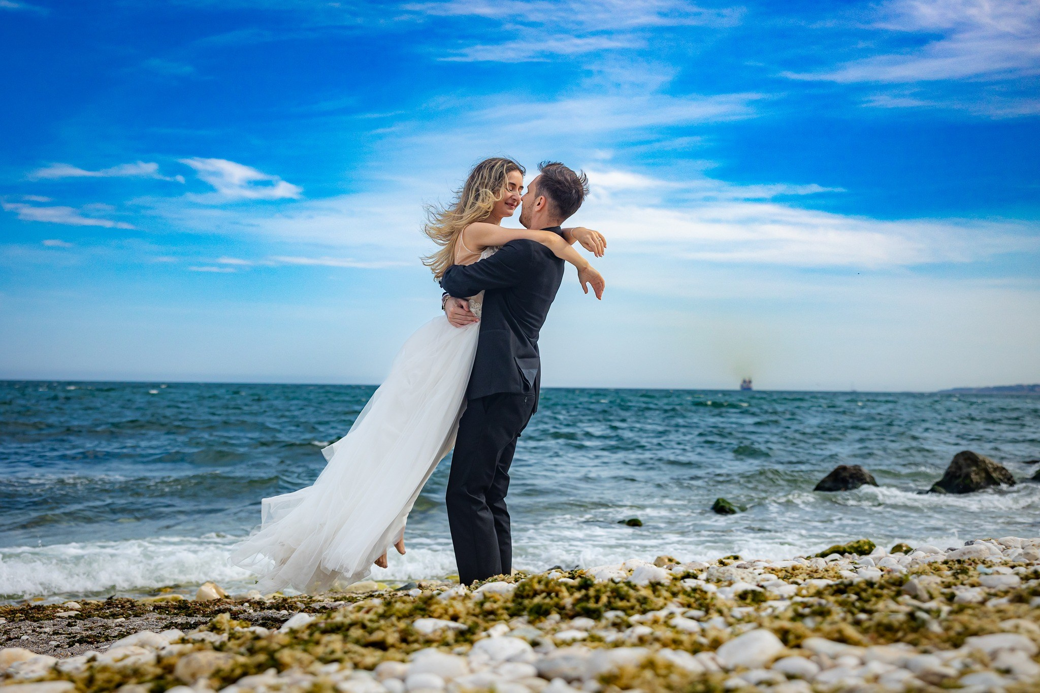 Trash the dress. Fotograf Nuntă Constanța - Moments by Gub