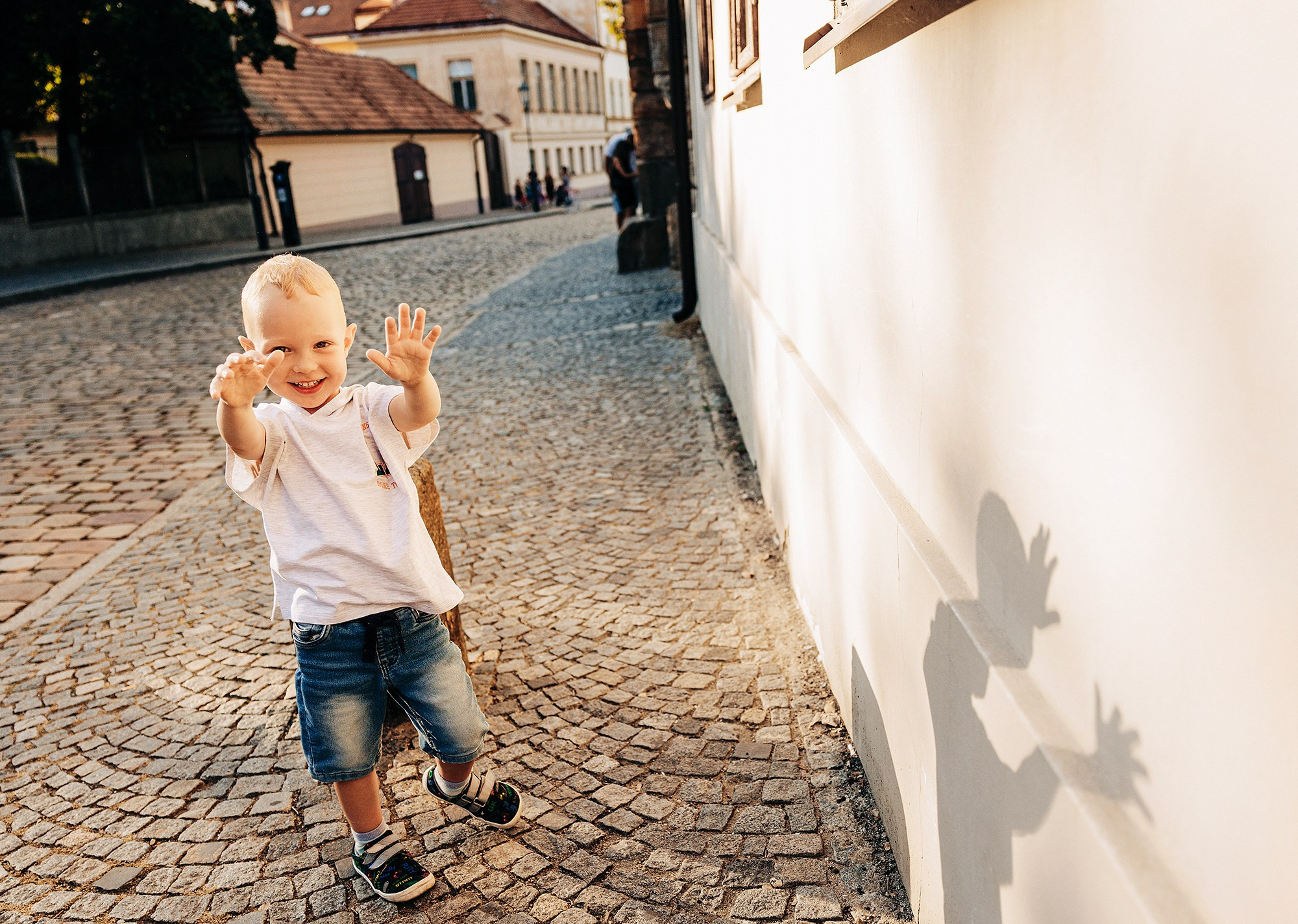 Таня, Андрей и Паша на прогулке. Семейный и свадебный фотограф в Праге Наталья Федори