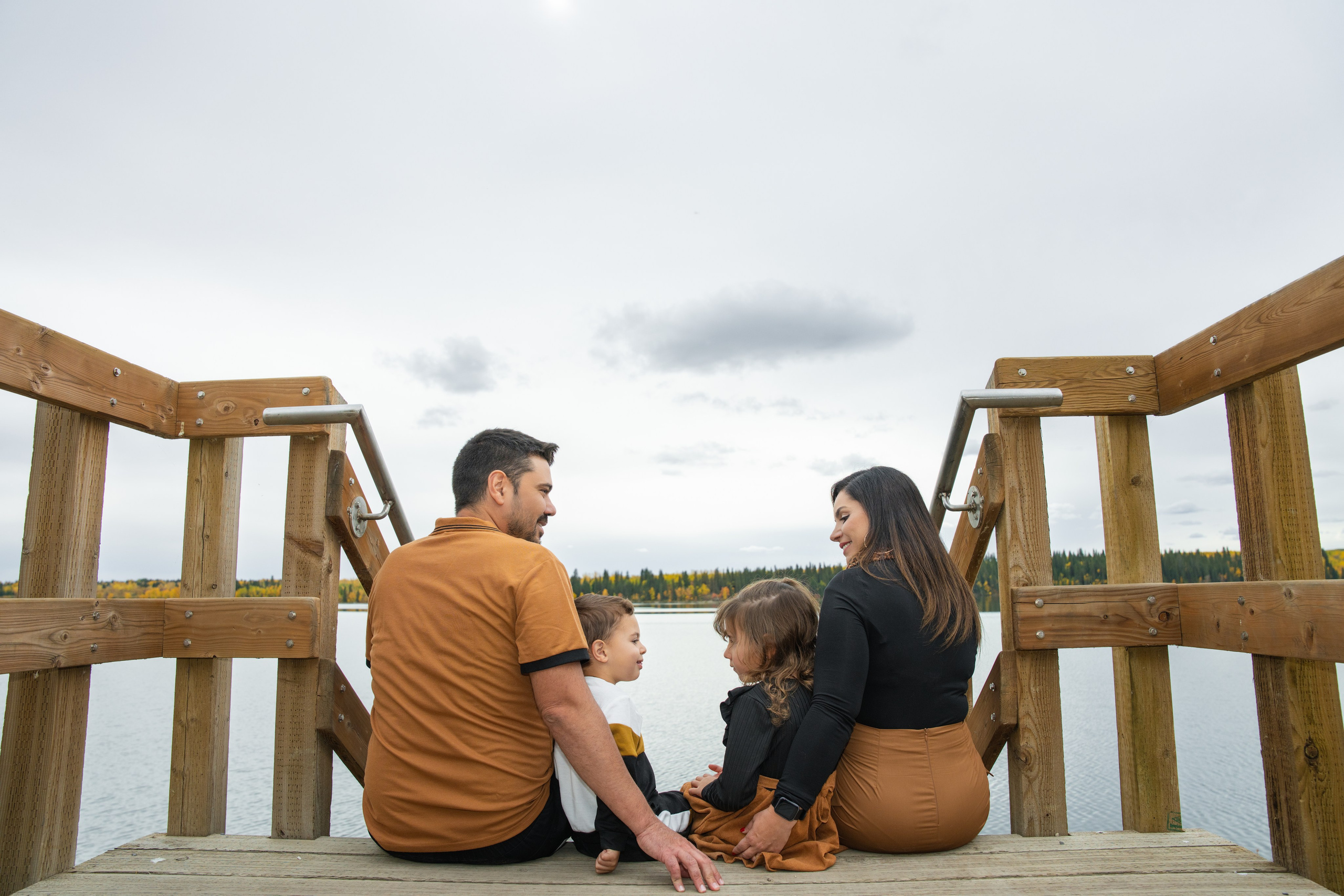 Ariana’s Family. Carlos Lima Photography — Photographer in Calgary