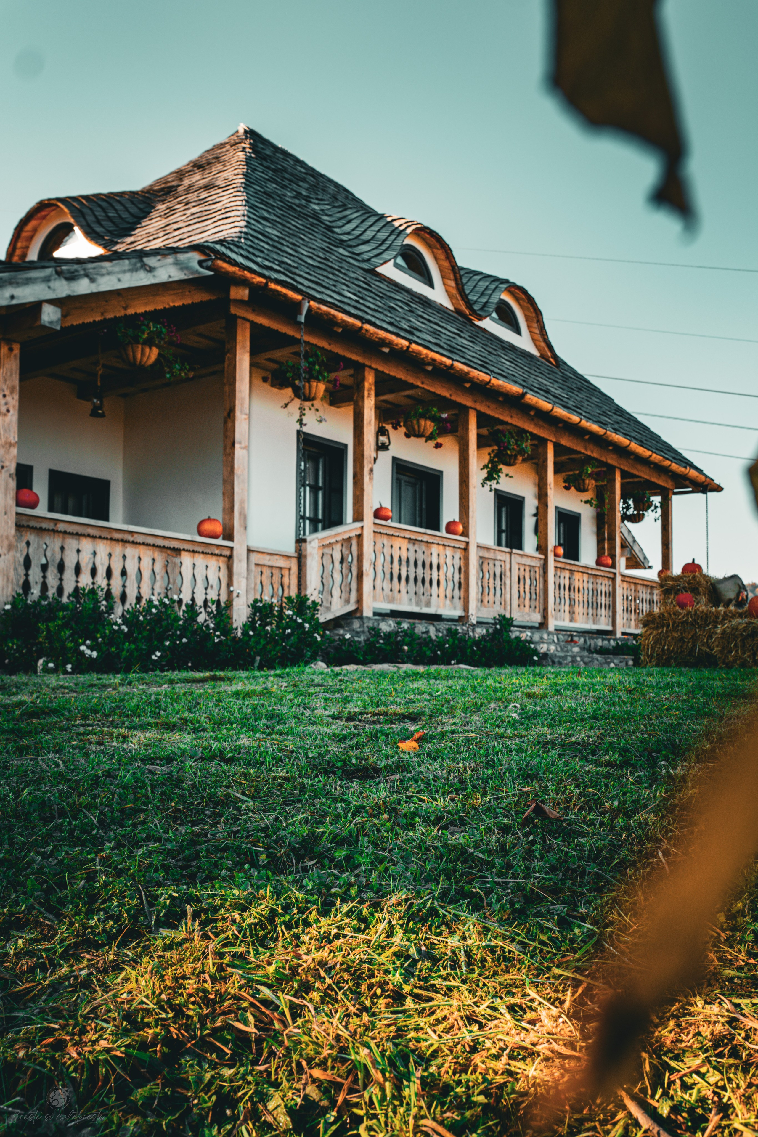 Casa de la Nuci. Creste si calatoreste