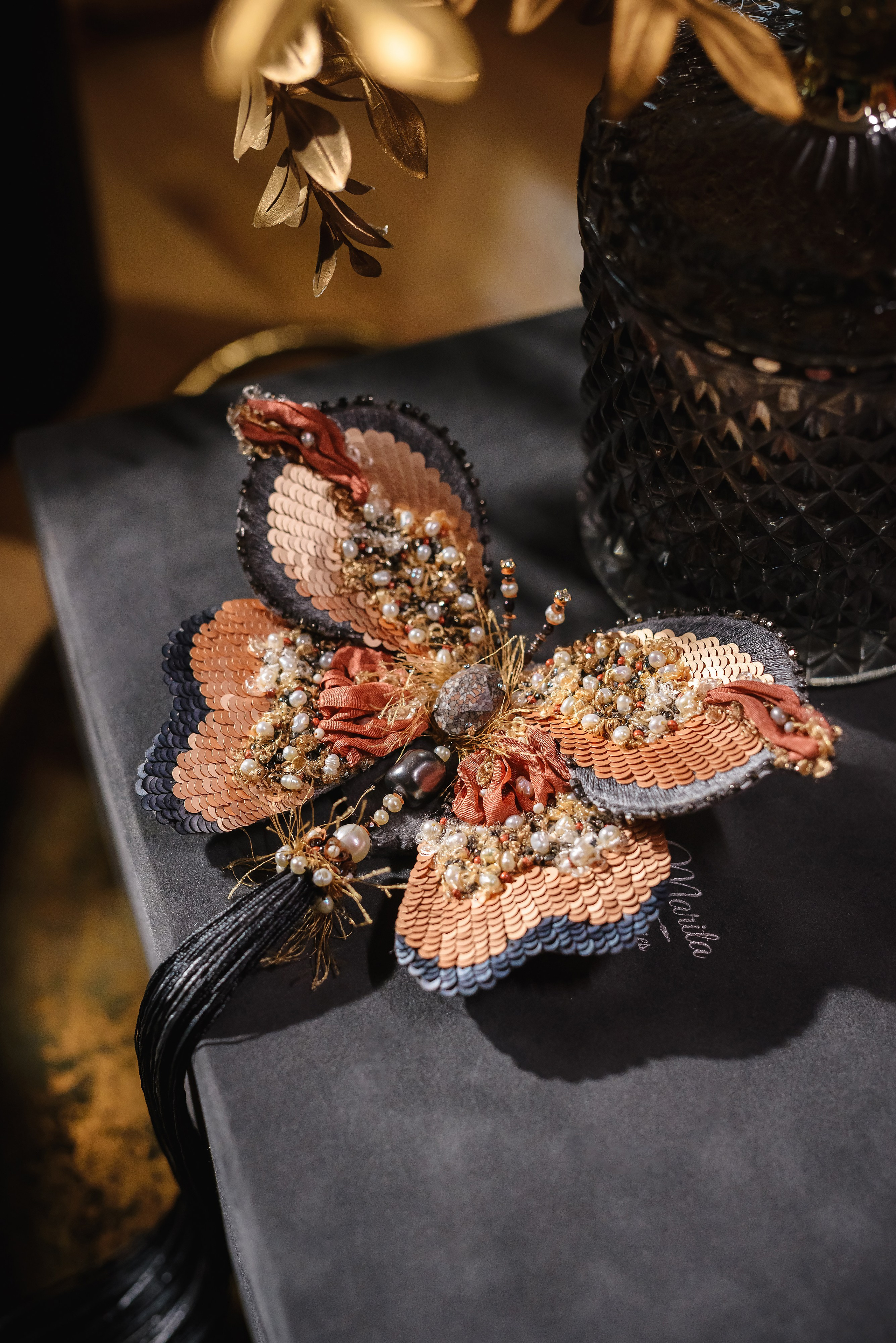 Embroidery of Inga Marita School. Fotogrāfs Rīgā. Gīmenes, individuālās un dažādu produktu fotosesijas