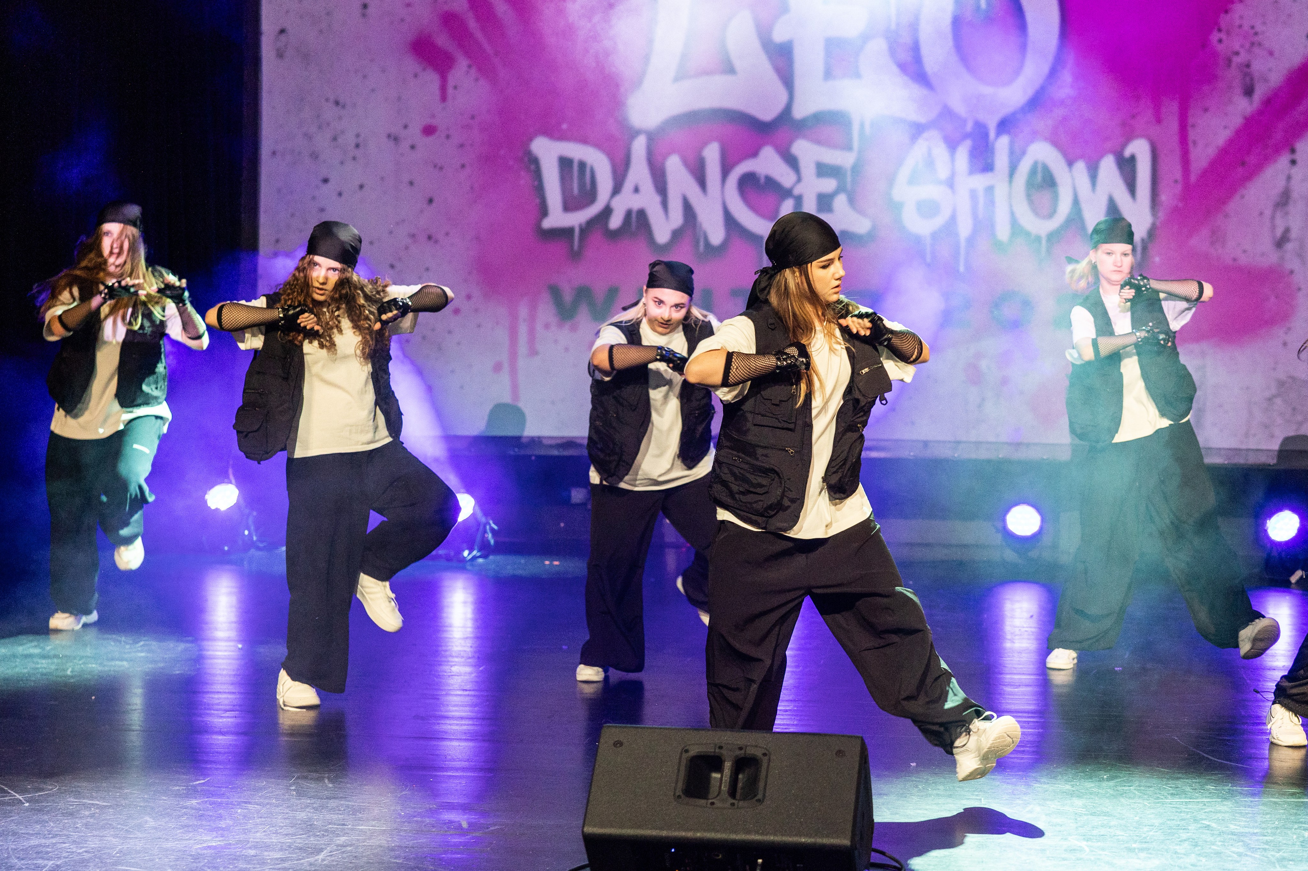 LEO DANCE SHOW WINTER 2025. Семейный и детский фотограф в Варшаве Мила Бобровская