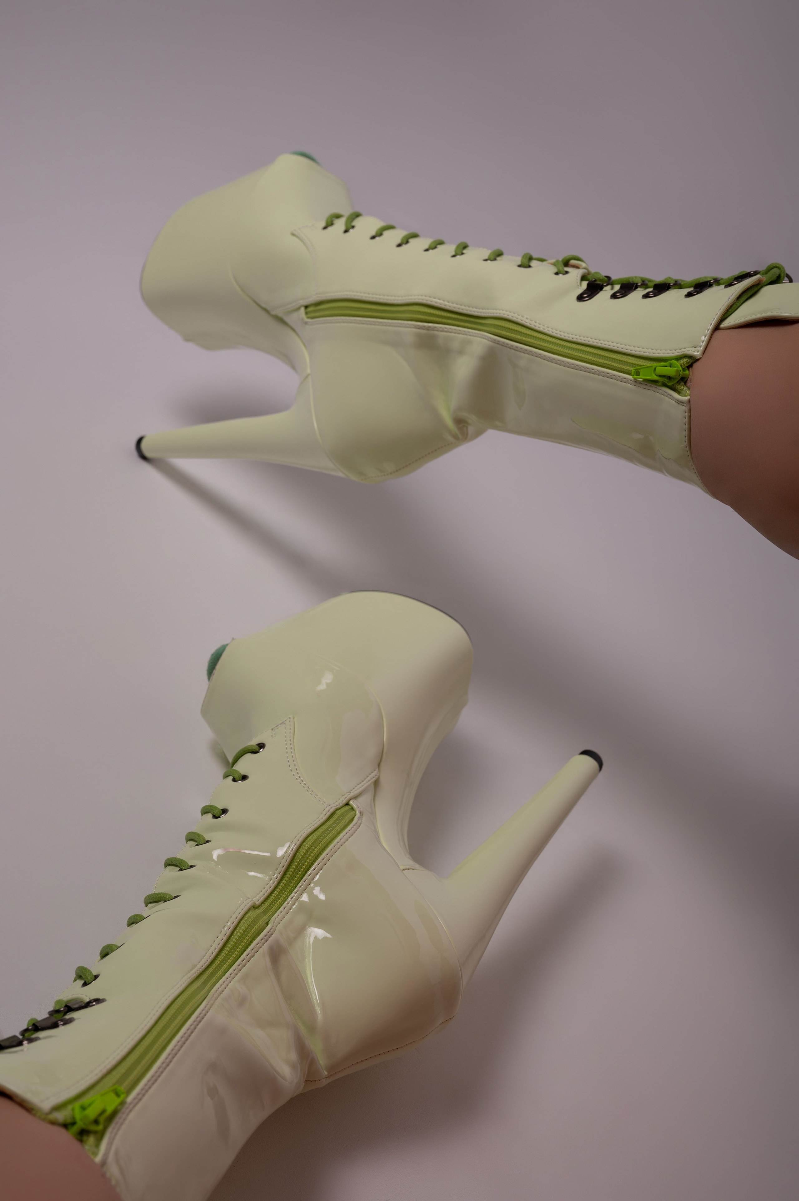 Heels shoes (lookbook) for pole dance. Photographer in Luxembourg Tanita