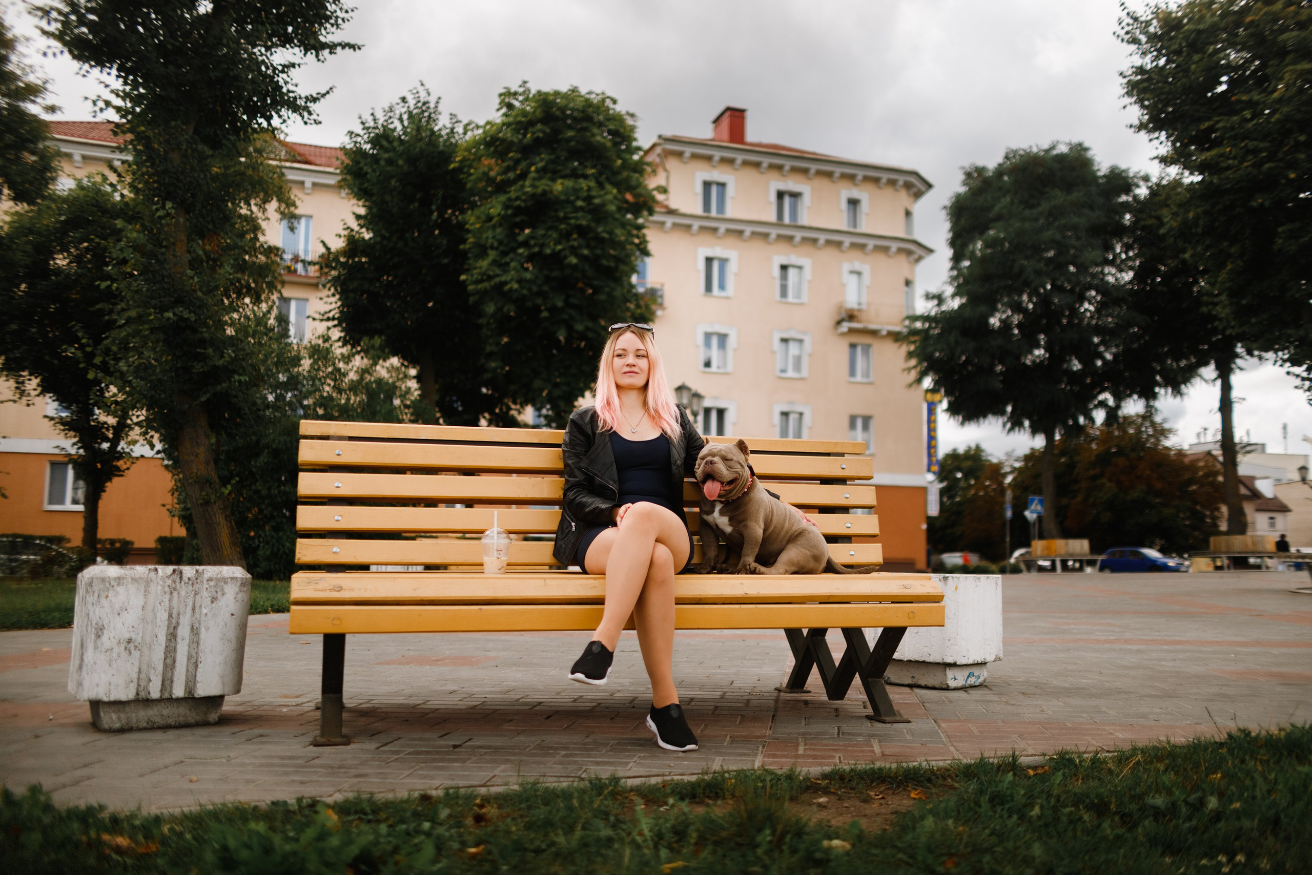 Alesya & her bullies. Kaja | fotograf we Wrocławiu | ludzie i psy