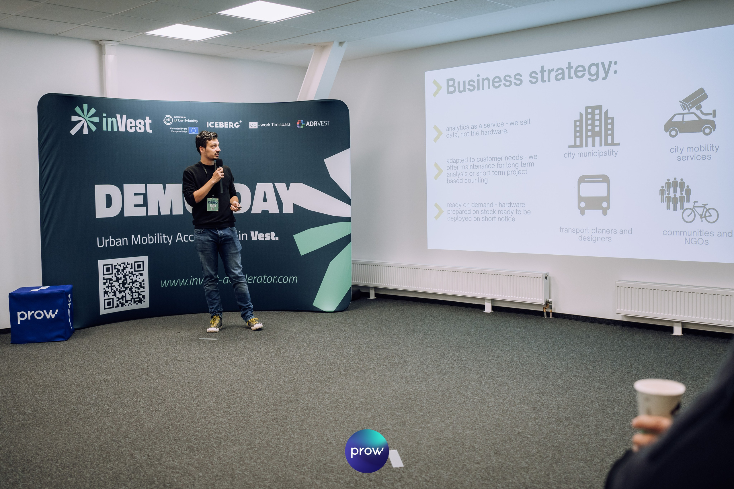 InVest DemoDay @ Cowork. Cozac Cristian Photographer