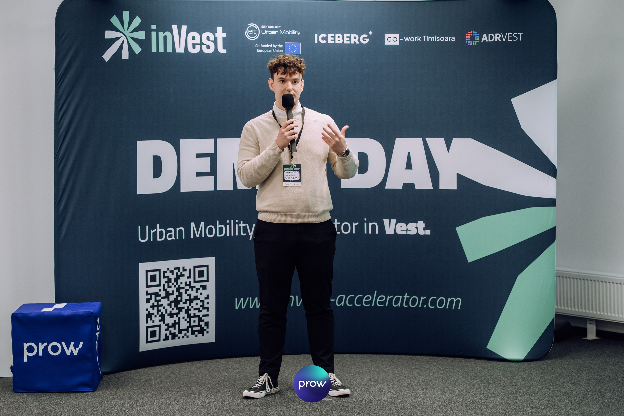 InVest DemoDay @ Cowork. Cozac Cristian Photographer