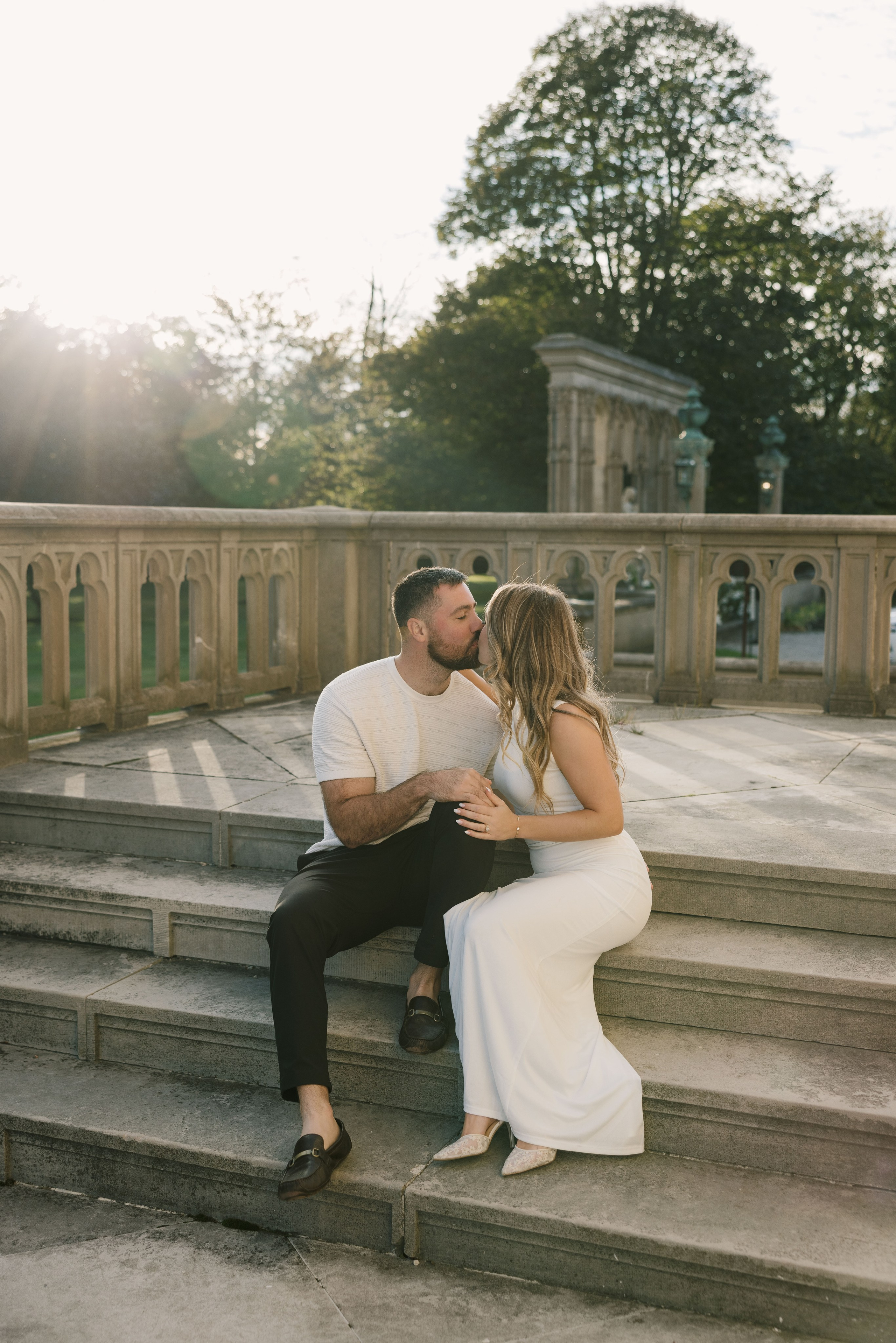Coastal Elegance in Newport. Rhode Island Wedding Photographer Tati Simpson