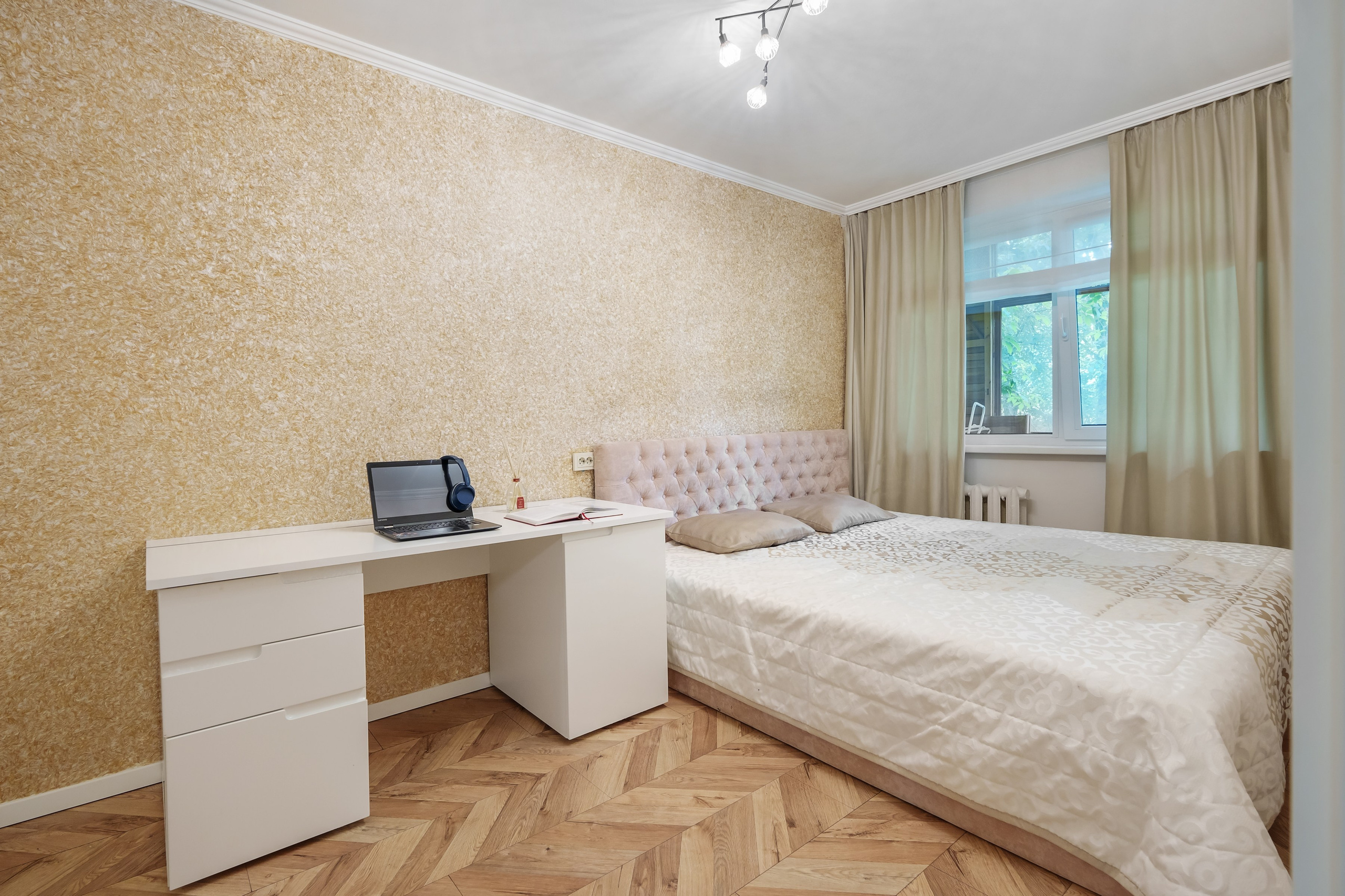 Apkasu g. 21. Elina Sapiega fotografė Vilniuje