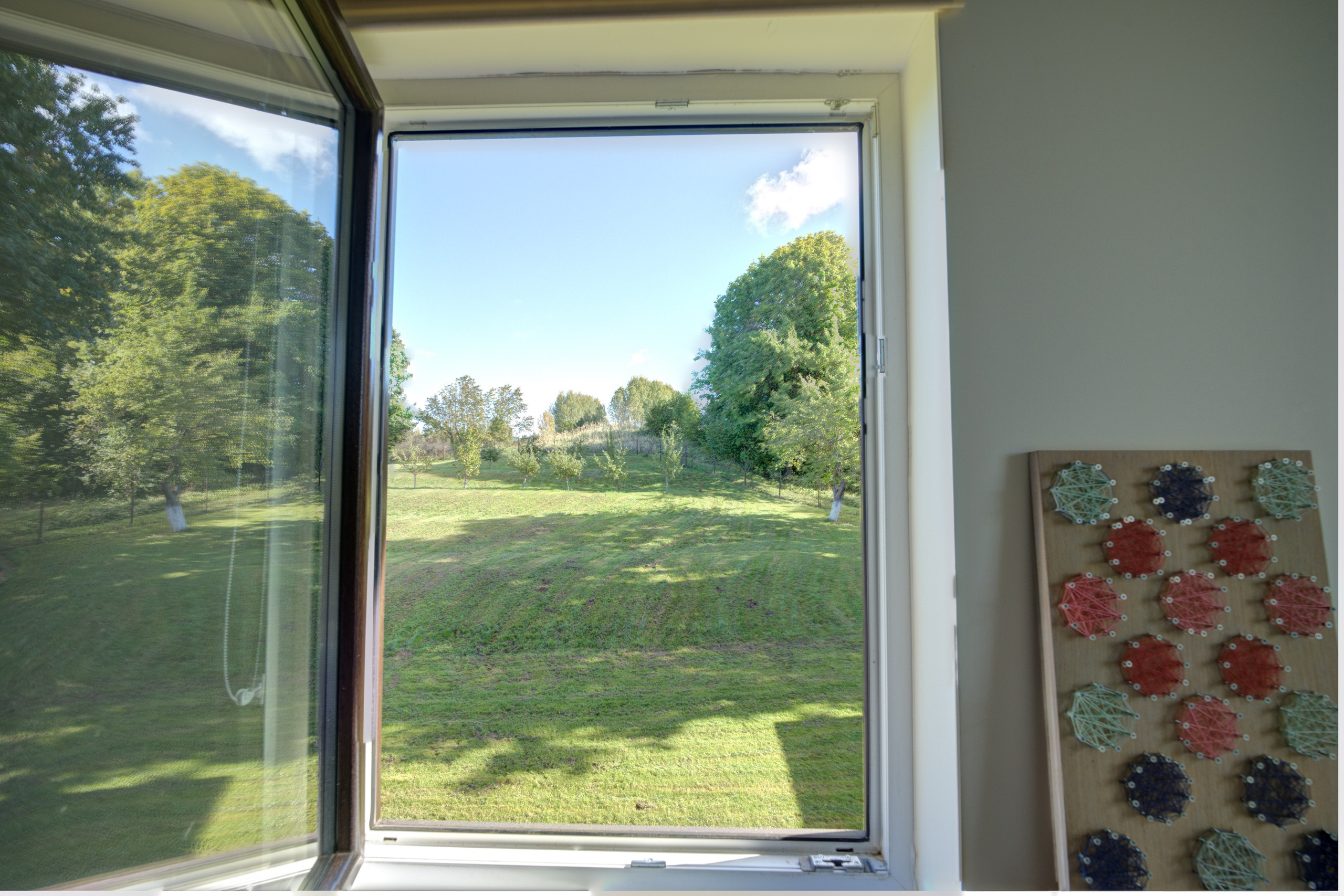 Sadyba Vinliaus r. prie ežero. Elina Sapiega fotografė Vilniuje