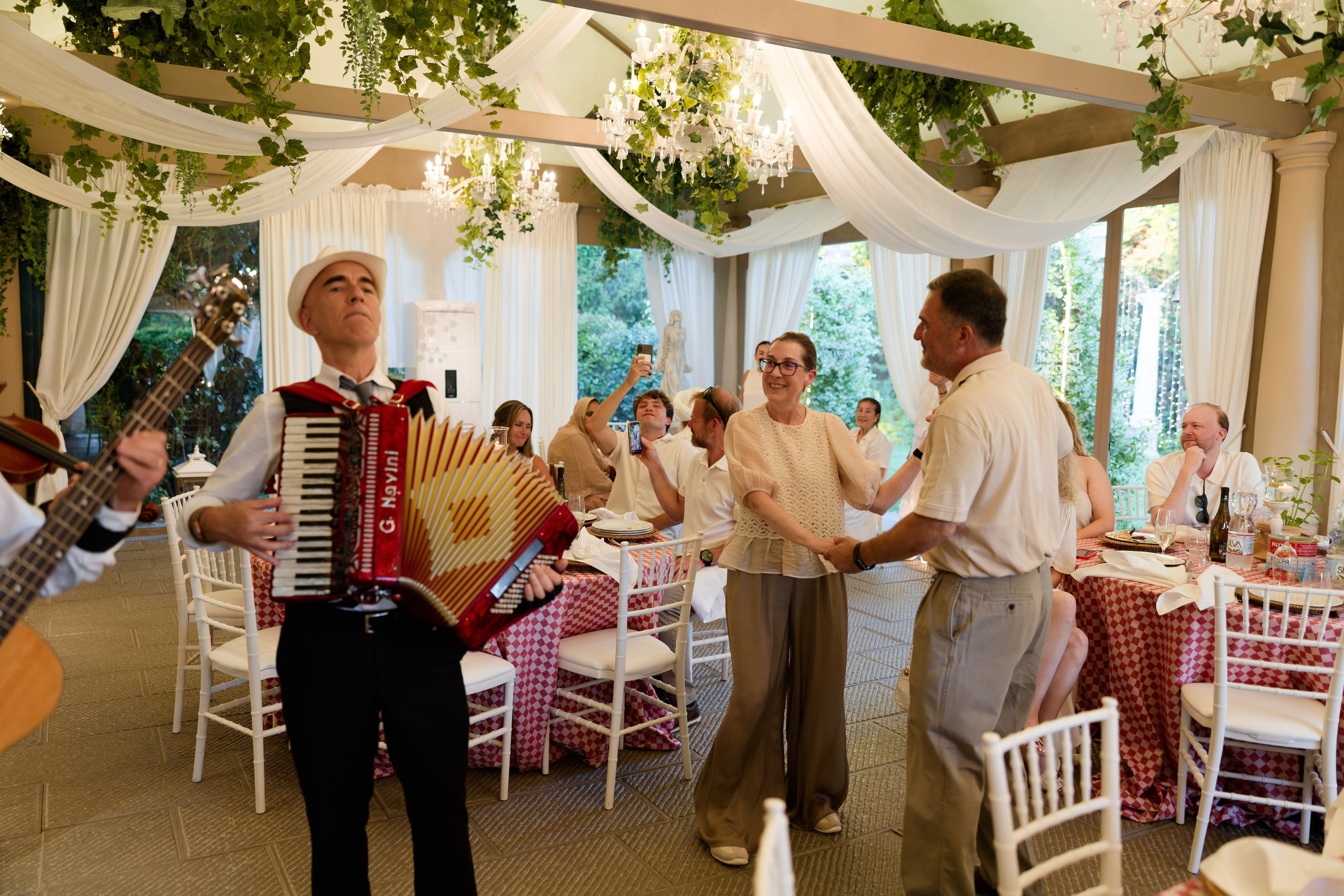 Pizza Party at Tenuta Massini, Florence, Italy. Destination Wedding Photographer — Nikita Burtsev