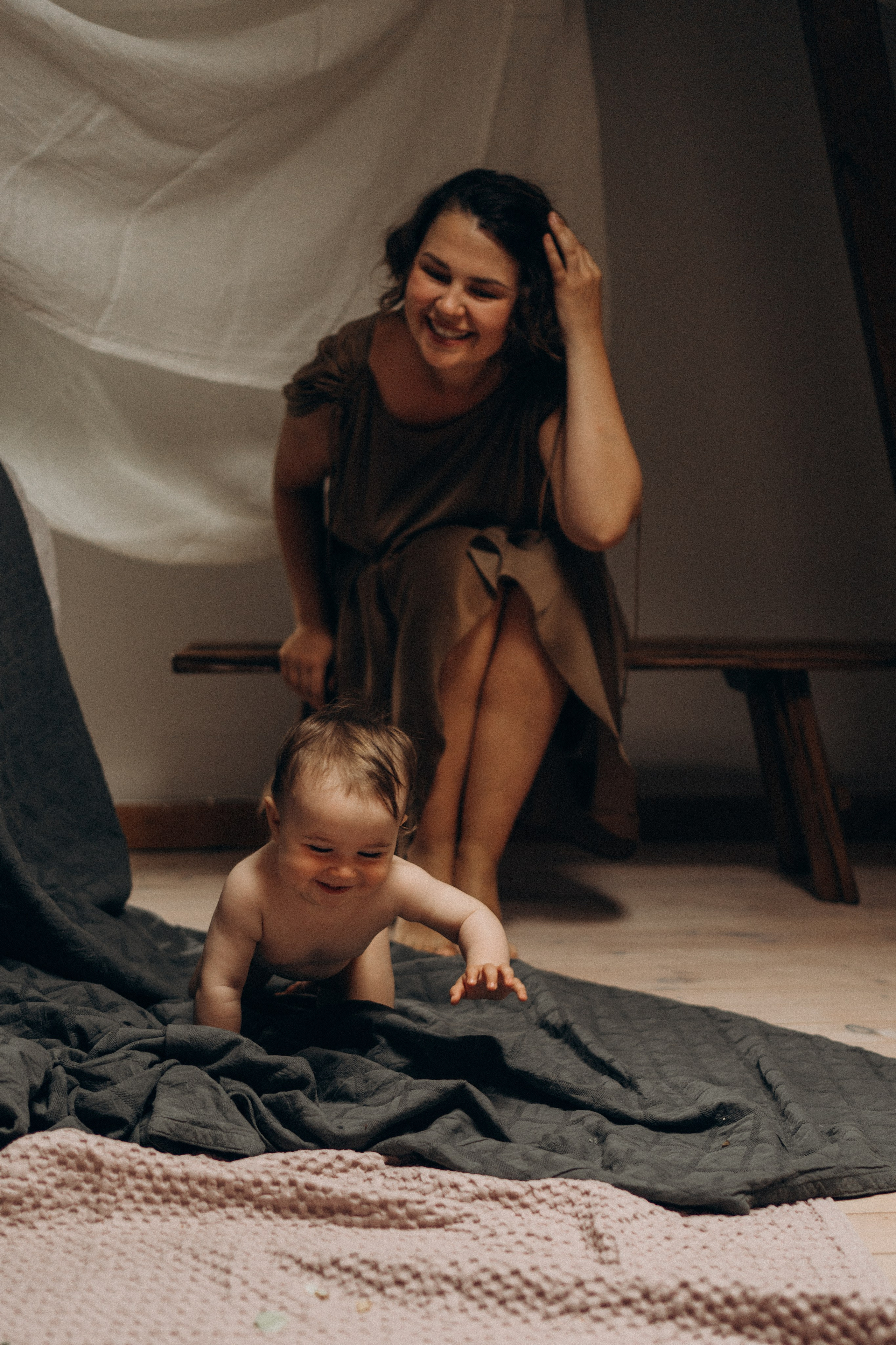 Julia & Grace. Family photographer in Helsinki, Victoria Guadagno