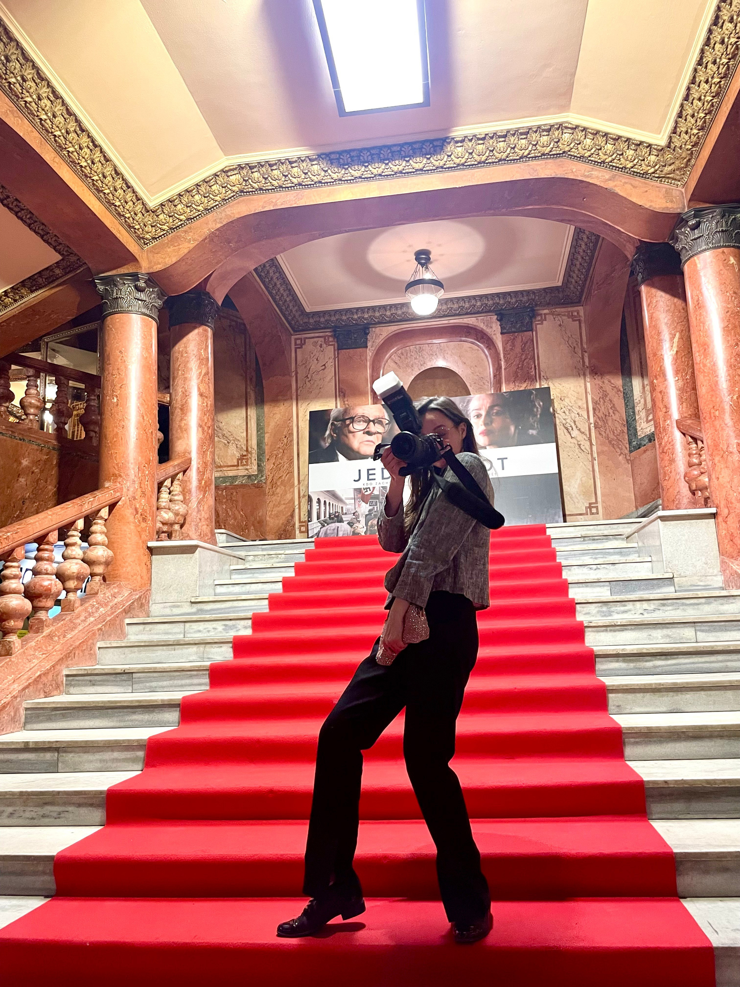 Price and booking. Dana Lišková — Empathetic Photographer | Introspective Artist |Neurodivergent Coach | Founder of Artepy.cz