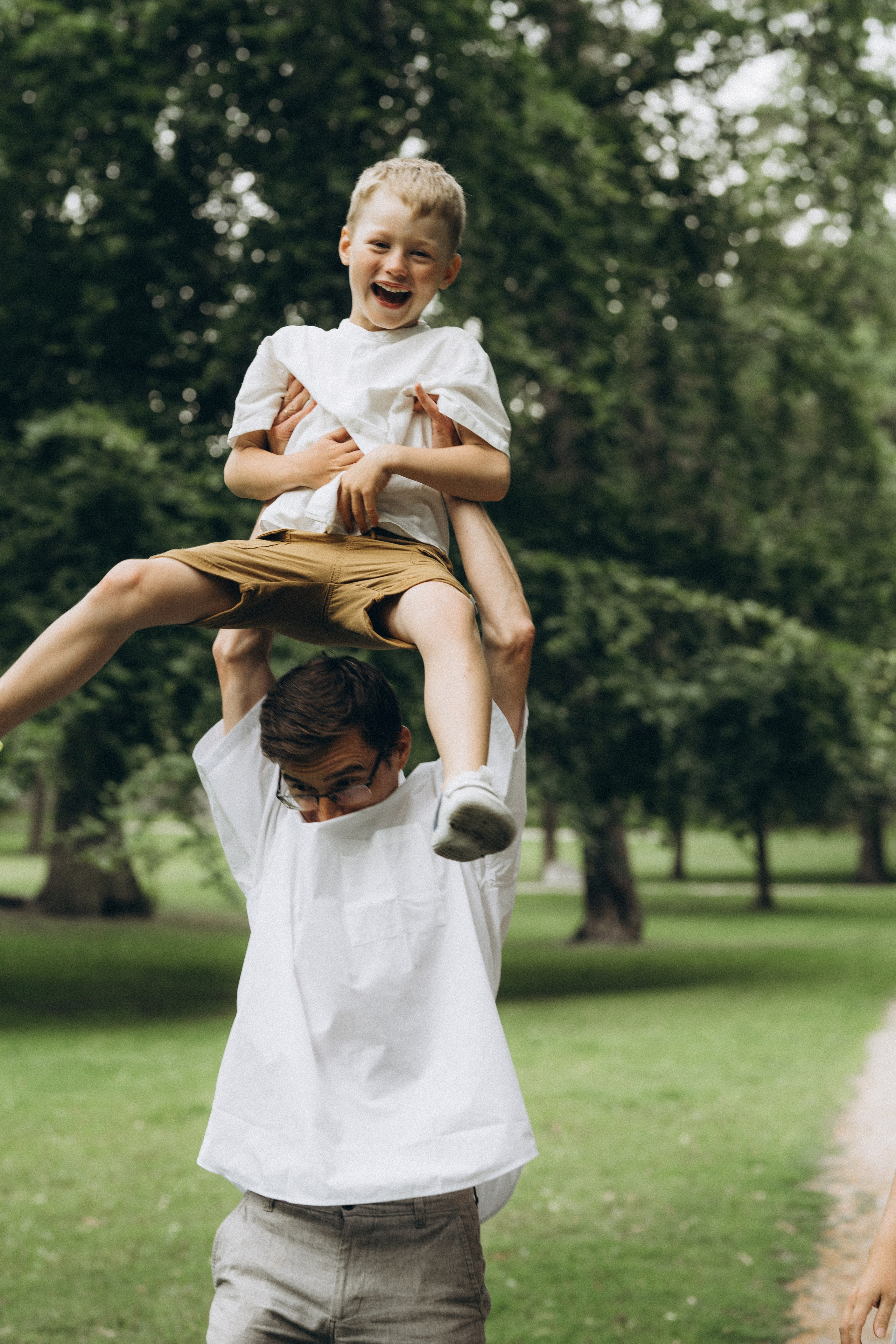 Kaivopuisto. Wedding and potrait photographer in Helsinki Vickan O