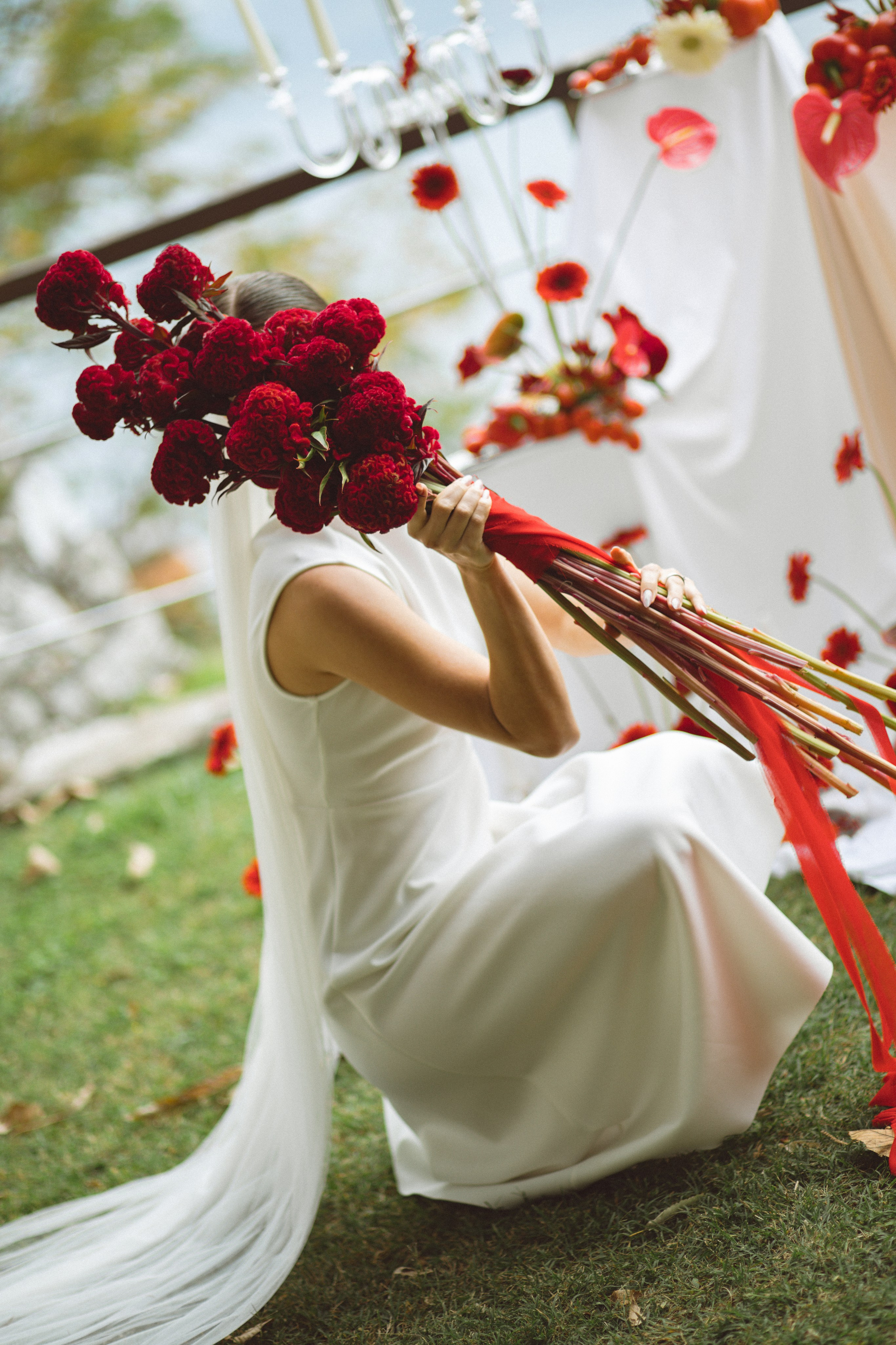 Julia — Red Wedding Editorial on Lake Como. Liza Bizzaro — Italy Wedding, Love Story & Portrait Photographer in Milan, Turin, Piedmont and Across Italy