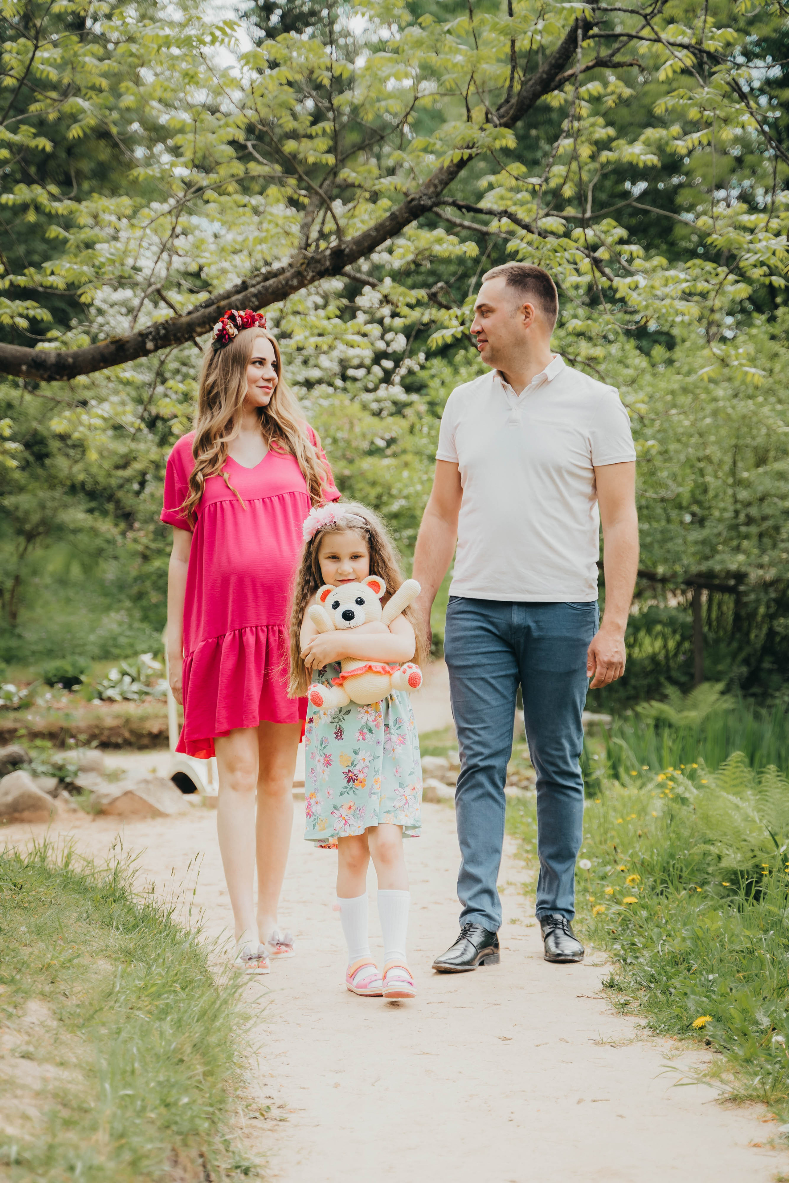 Александр, Нелли и Мишель. Главная