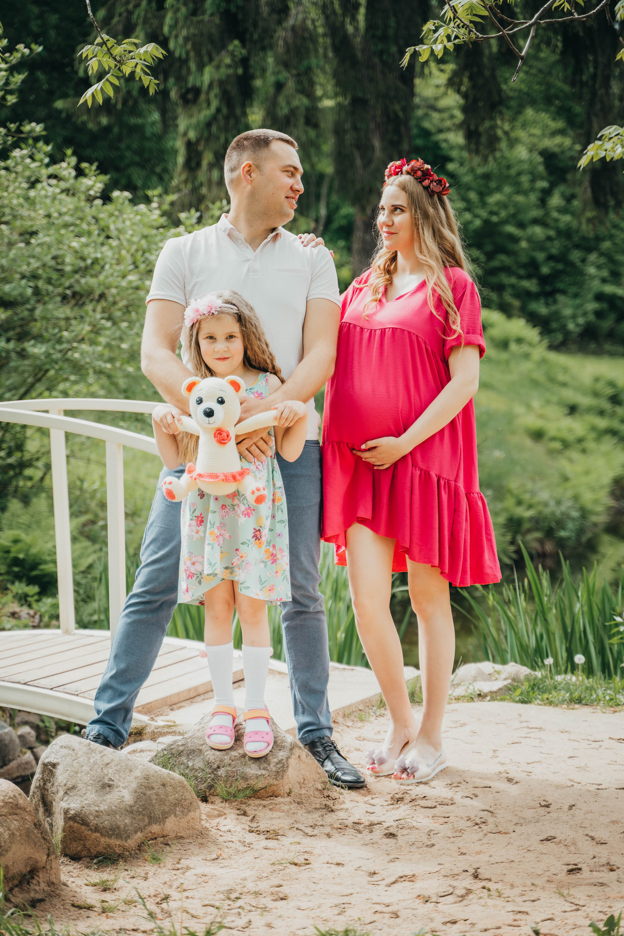 Александр, Нелли и Мишель. Главная