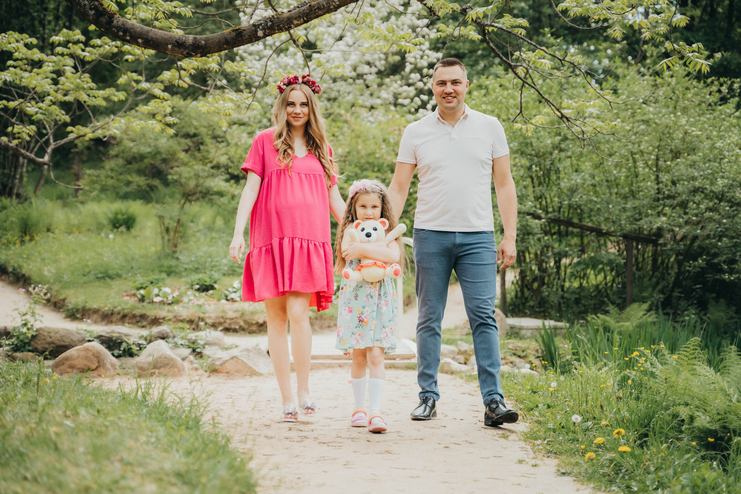 Александр, Нелли и Мишель. Главная