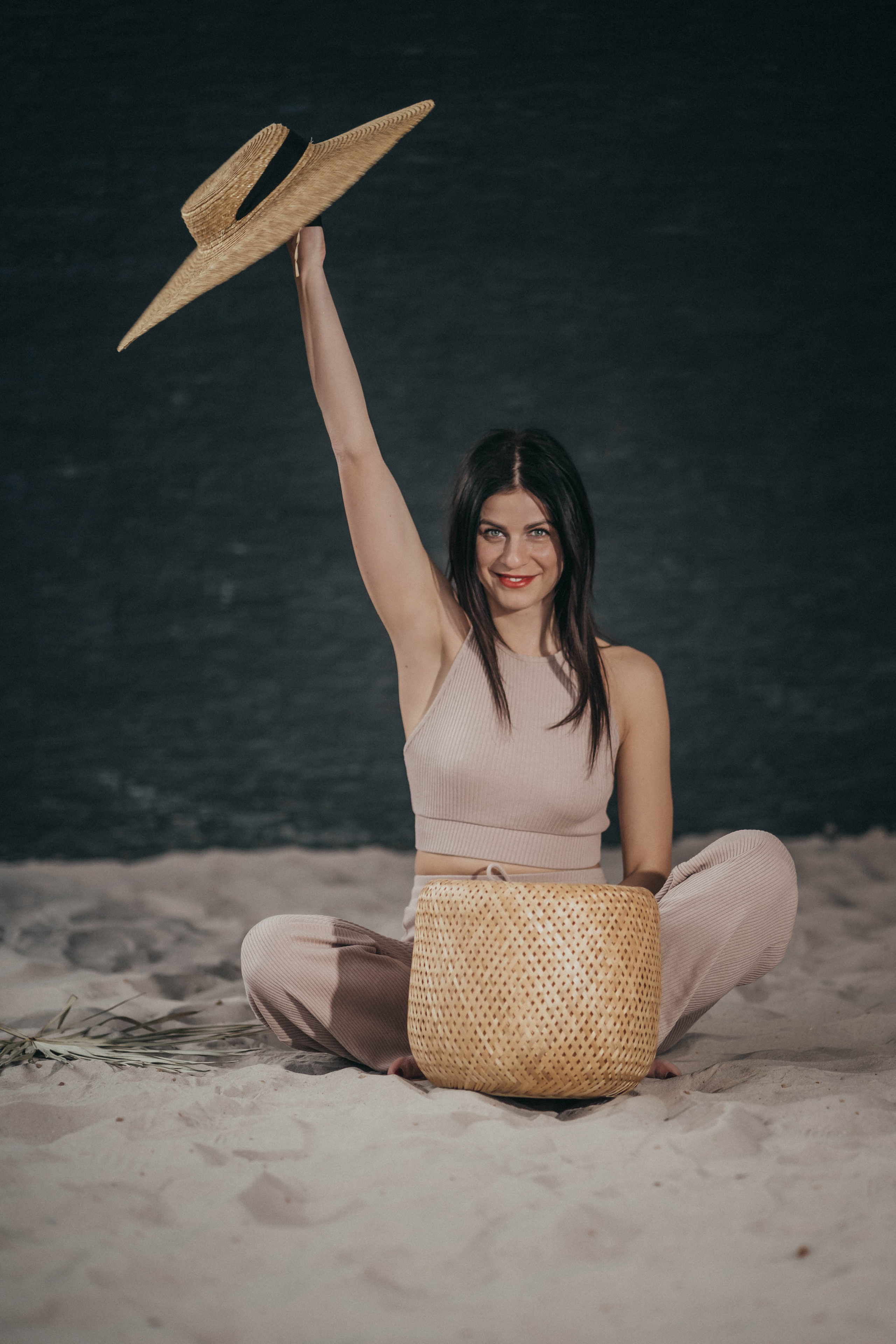 Агата. Главная