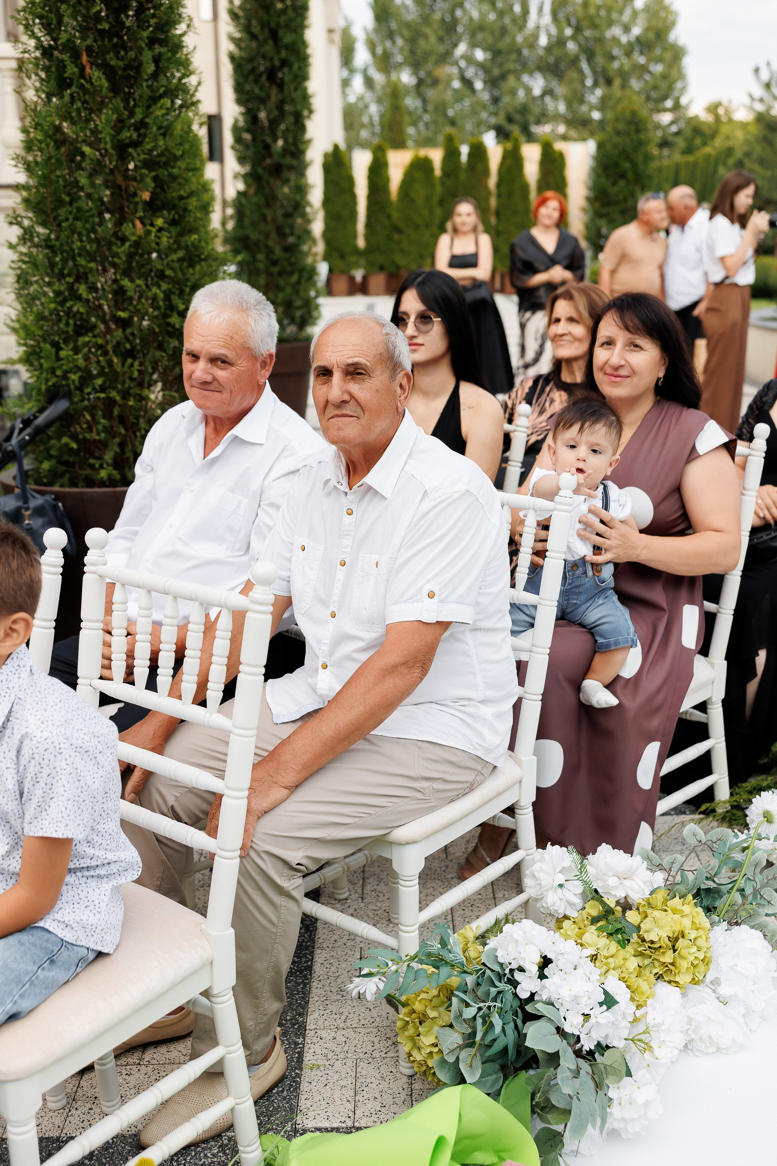 Eugen & Livia — Grand Elysee — Wedding Day. Servicii Foto și Video 067188353