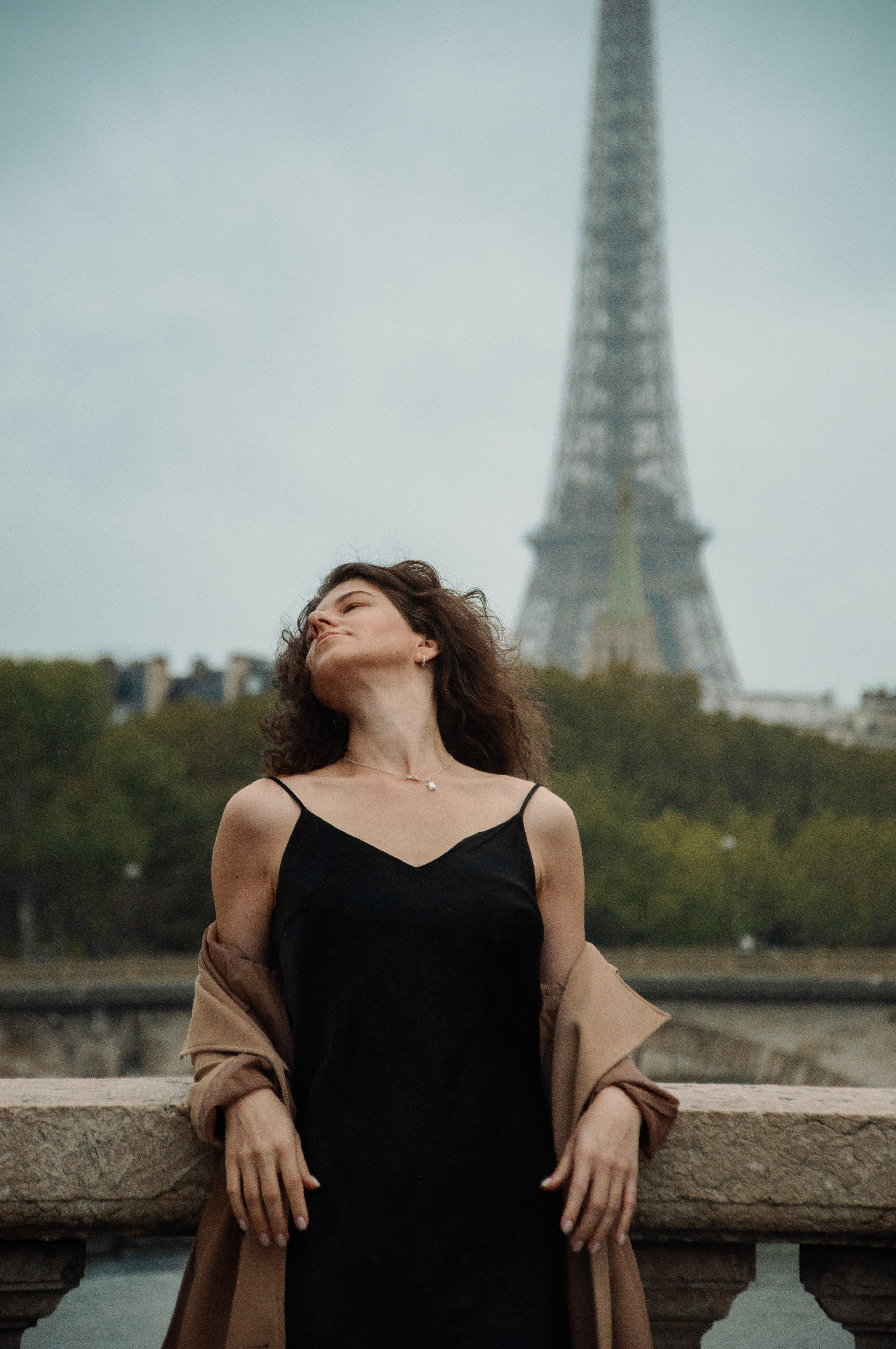 Rainy Paris Photoshoot. Paris photographer — Polina Osipova