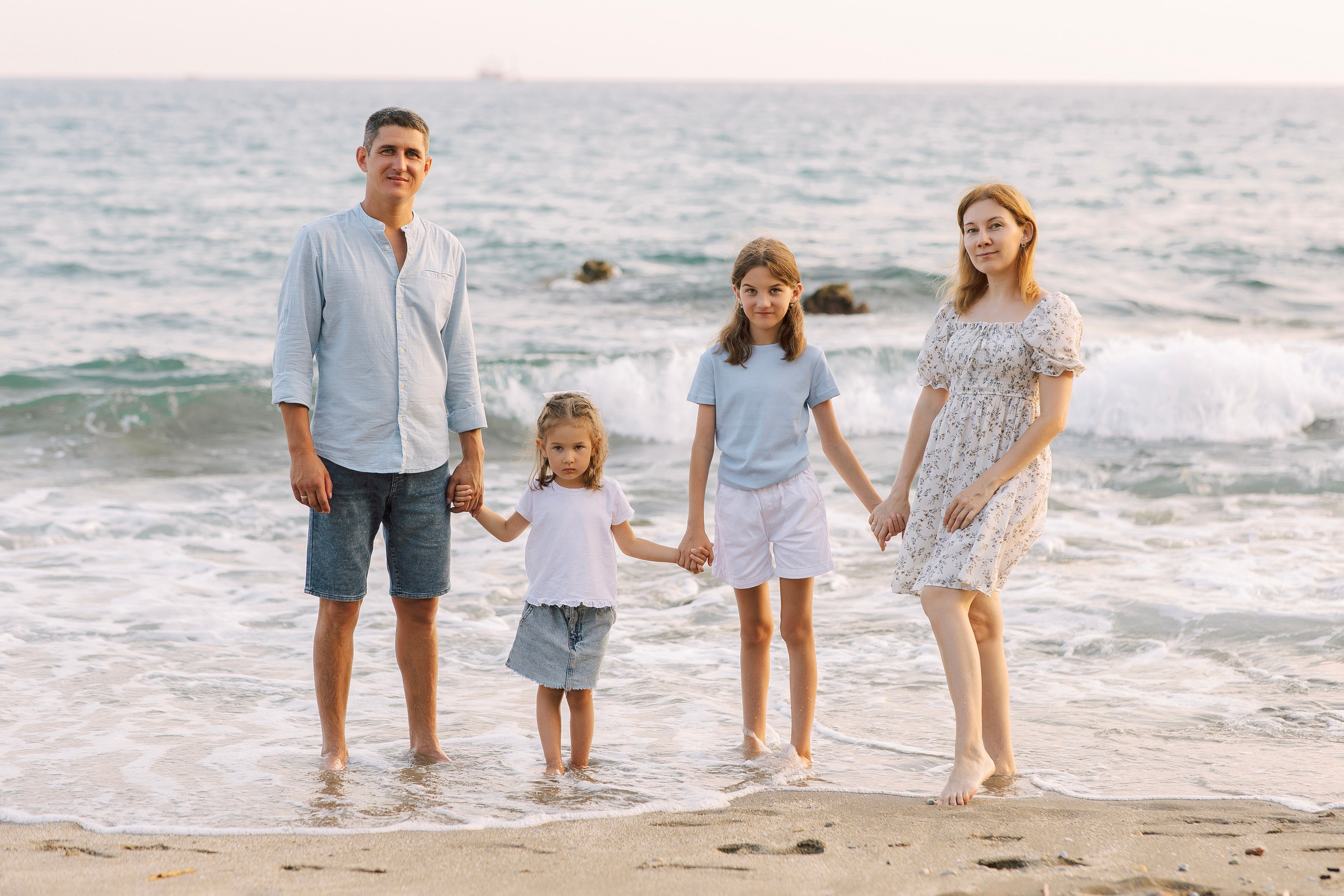 Sunset Family Photos on Cleopatra Beach | Alanya Photographer. Professional Photographer in Alanya, Side, Belek, Antalya. Turkiye